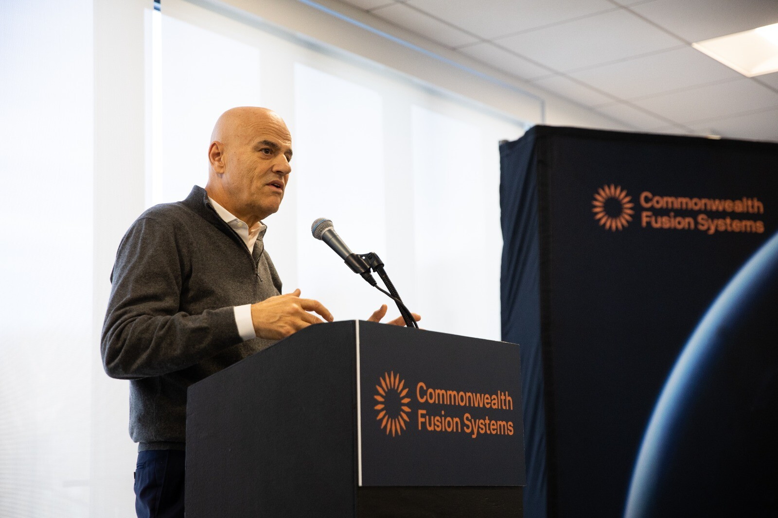 Descalzi: "Il blocco di Hormuz l'evento più importante degli ultimi 40 anni