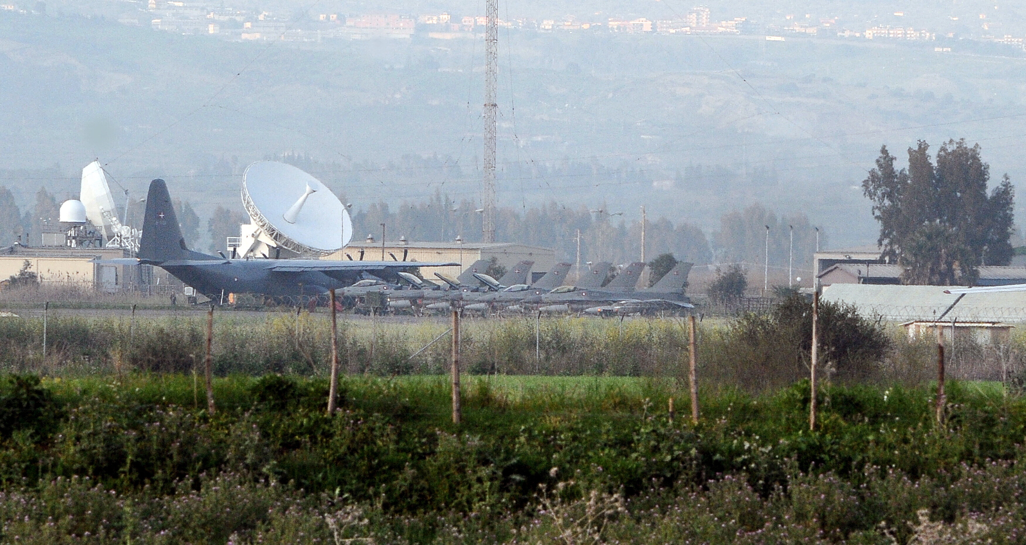 Italia nega uso della base di Sigonella agli Usa, 40 anni dopo Craxi