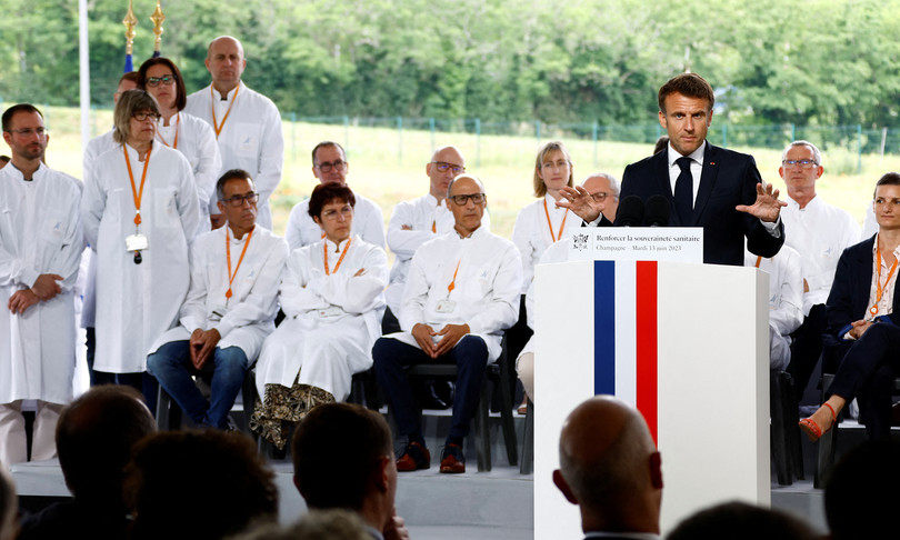 francia farmaci scarseggiano macron ripari produzione