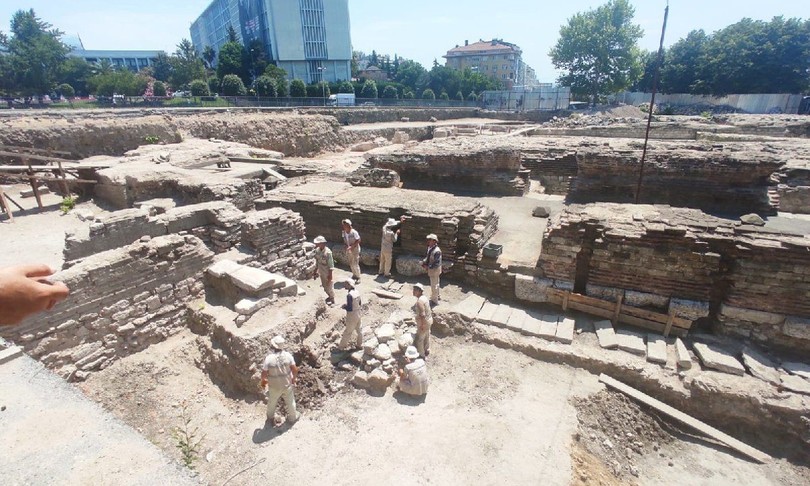 Turchia ritrovate tre statue bizantine Istanbul