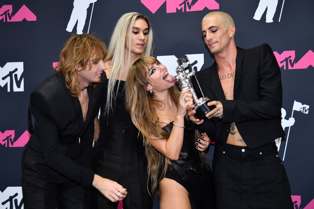 I Maneskin tornano al Festival di Sanremo 2027 dopo sei anni, confermata la reunion in esclusiva da Stefano De Martino