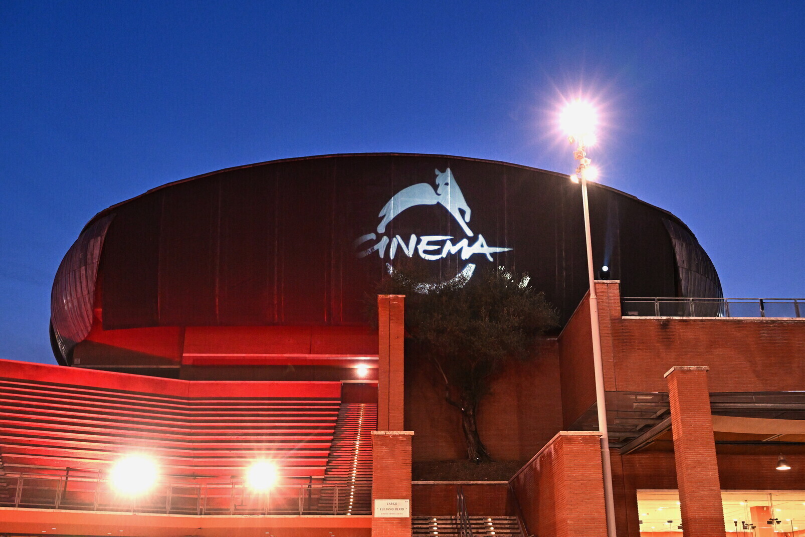 Il film di Milani, 'Alien Perspective' di Rambaldi e Lord Puttnam, al via la XX Festa del ...