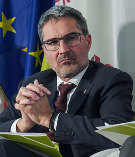 Fugatti fa il bis in Trentino. Svp primo in Alto Adige ma è in calo 