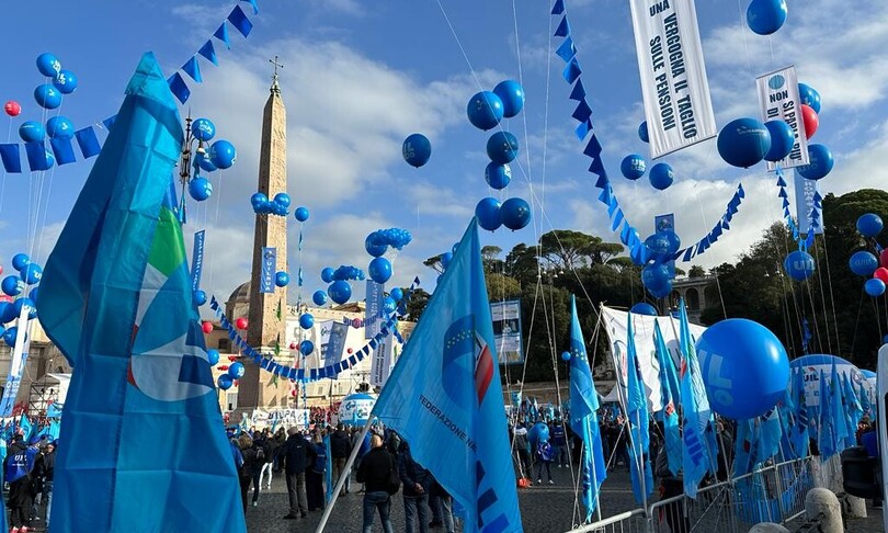 sciopero generale contro manovra cgil uil in piazza