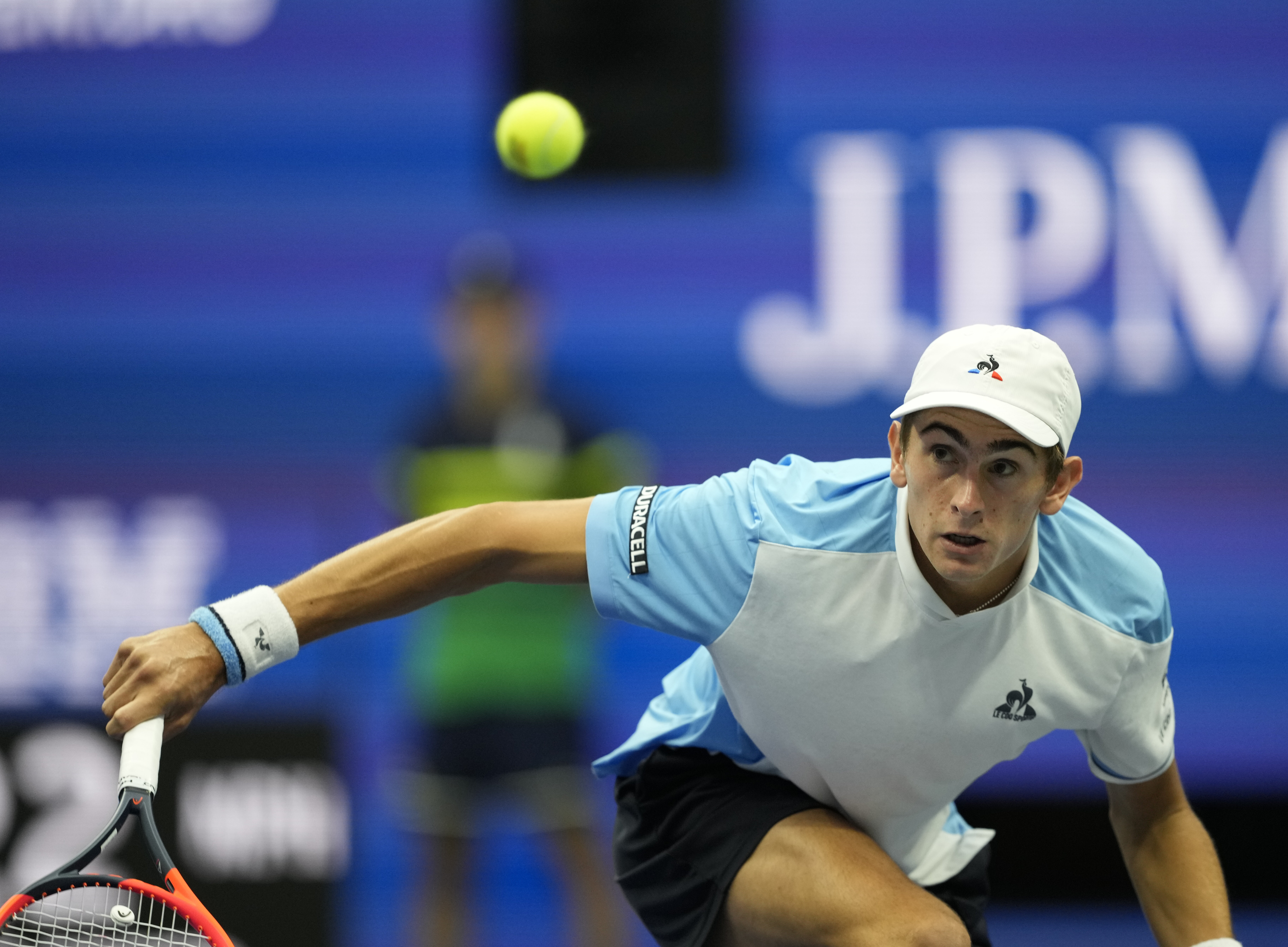 Un virus mette ko Arnaldi, Cobolli in finale al Roland Garros senza giocare