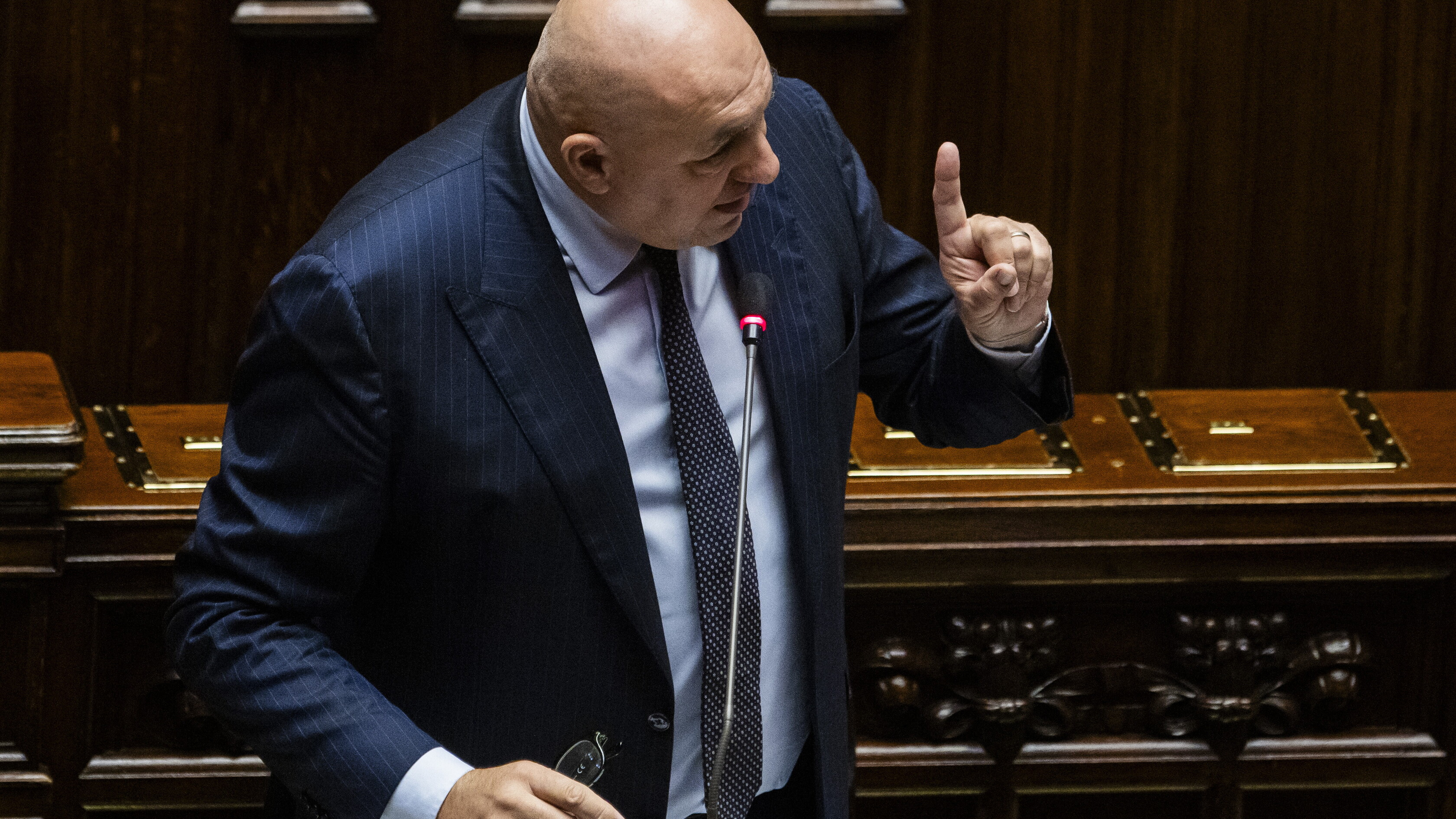 Ci sono troppi conflitti. Per Crosetto servono i riservisti