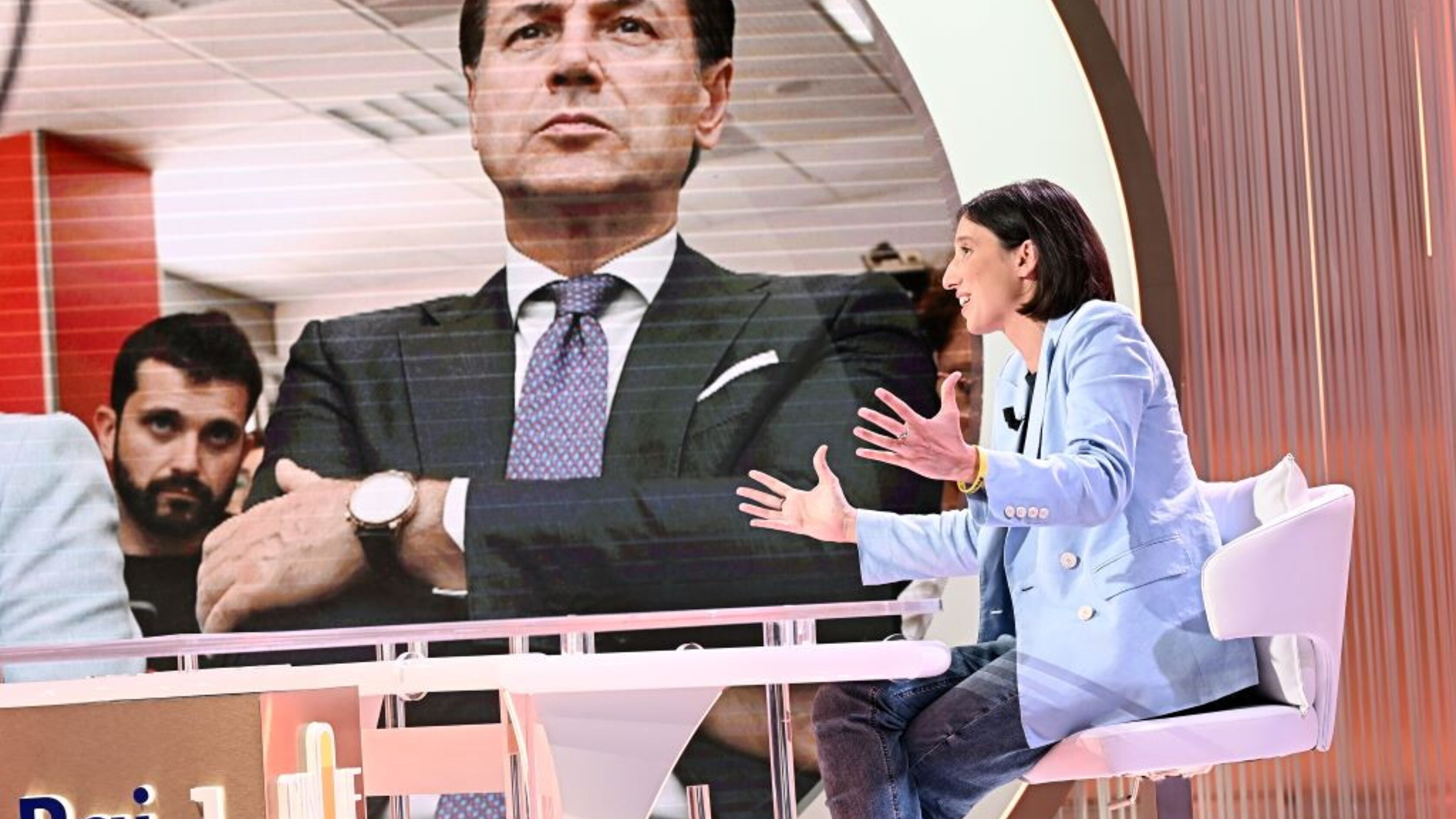 Prove di disgelo tra Schlein e Conte, pesa il voto europeo