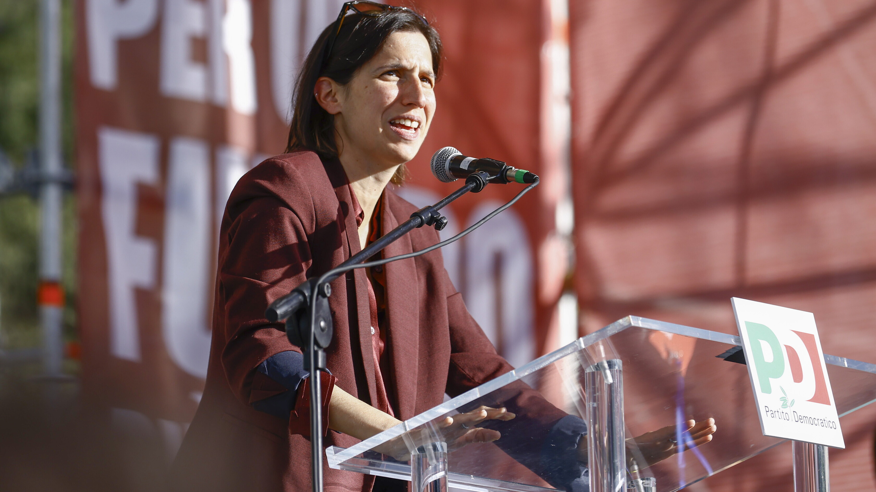 Schlein: "Il ceto medio non esiste più e Meloni non se ne accorge"