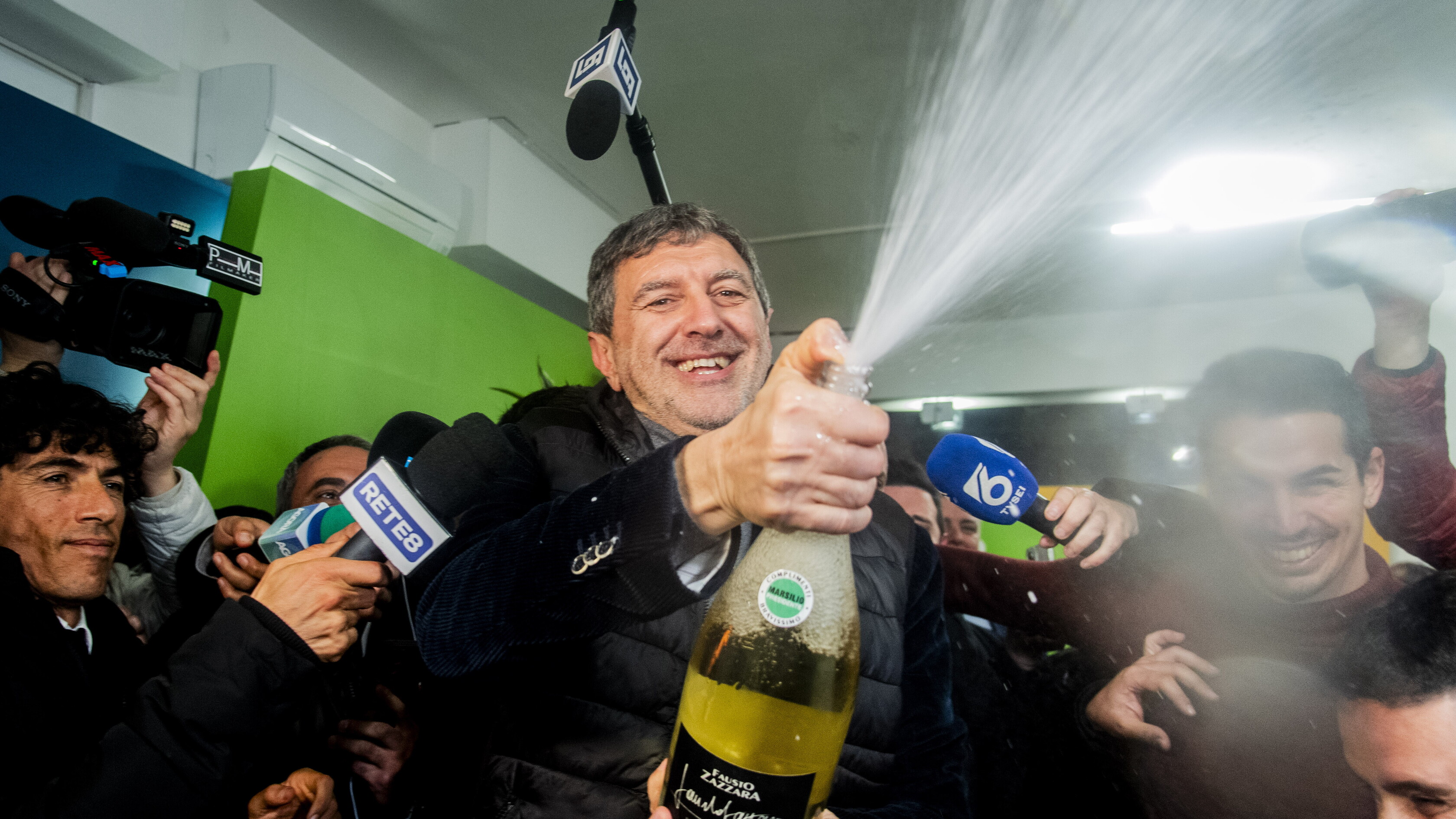 In Abruzzo vince il centrodestra: riconfermato Marco Marsilio