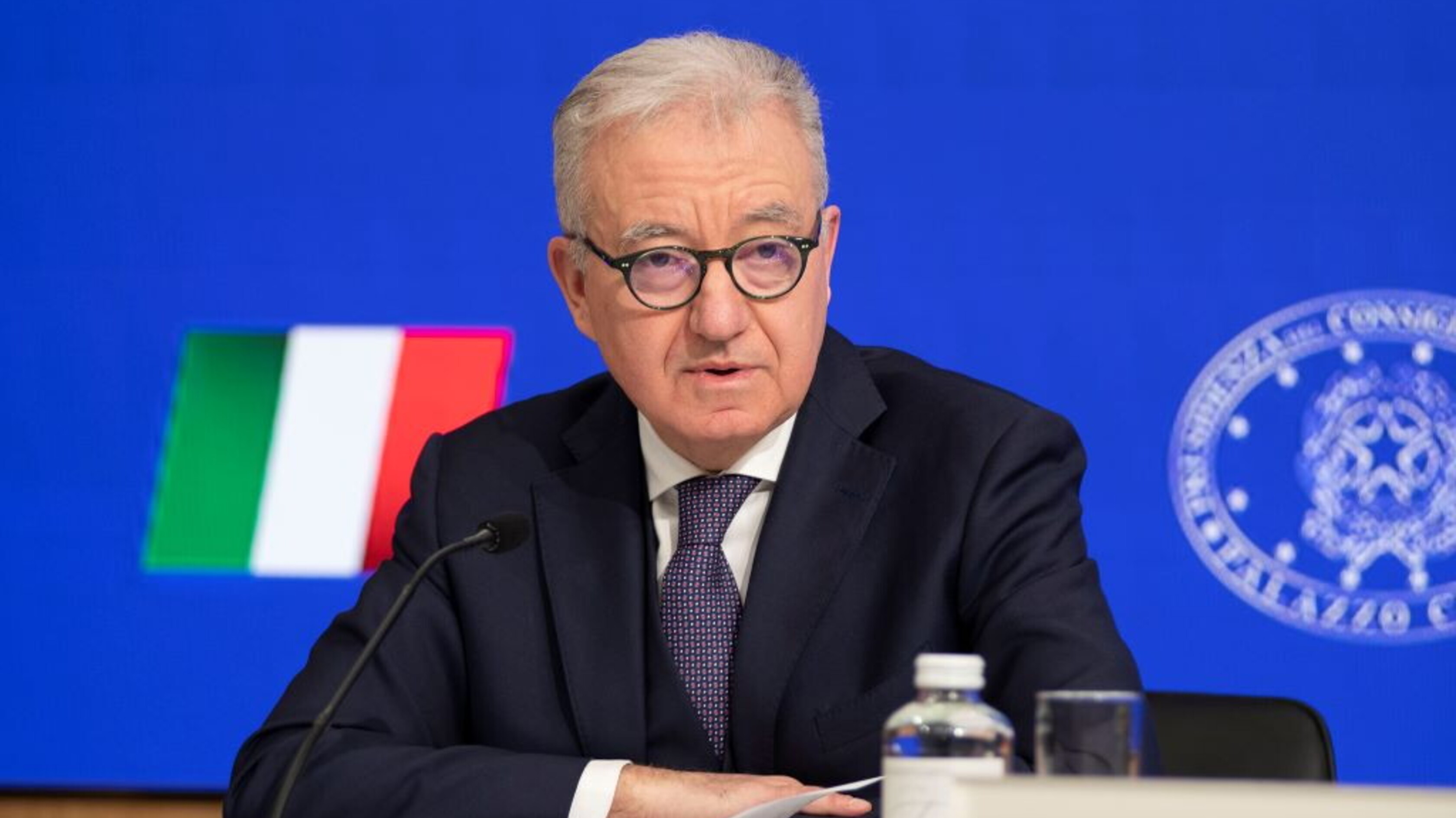 Mantovano su cybersicurezza: "Attacchi preoccupanti. 1411 nel 2023"