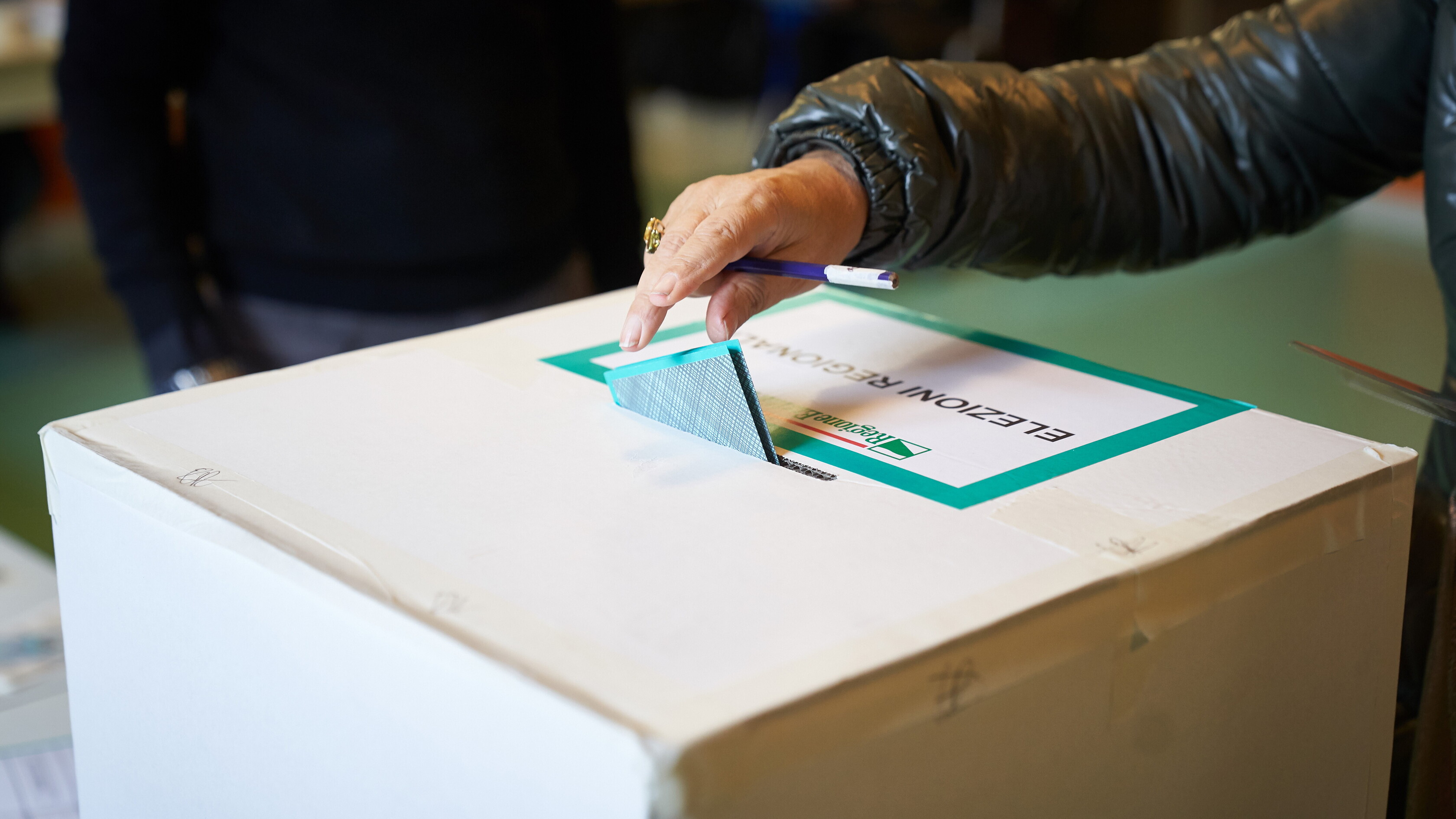 Seggi aperti in Basilicata, si vota fino alle 15