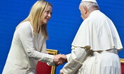 Il Papa al G7 sull’intelligenza artificiale. L’annuncio di Meloni