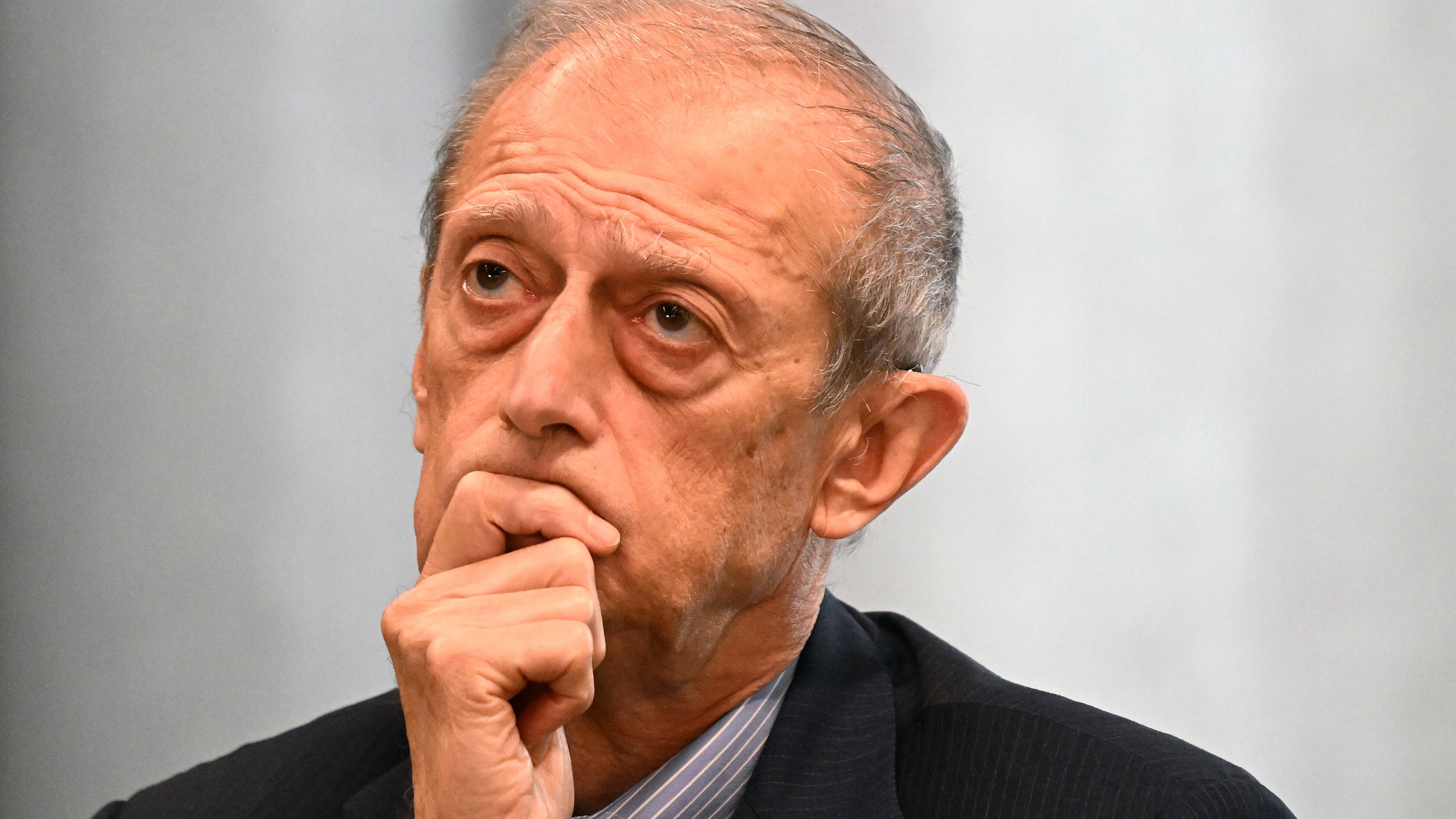 Depositata l’informativa sul furto di cui è accusato Fassino