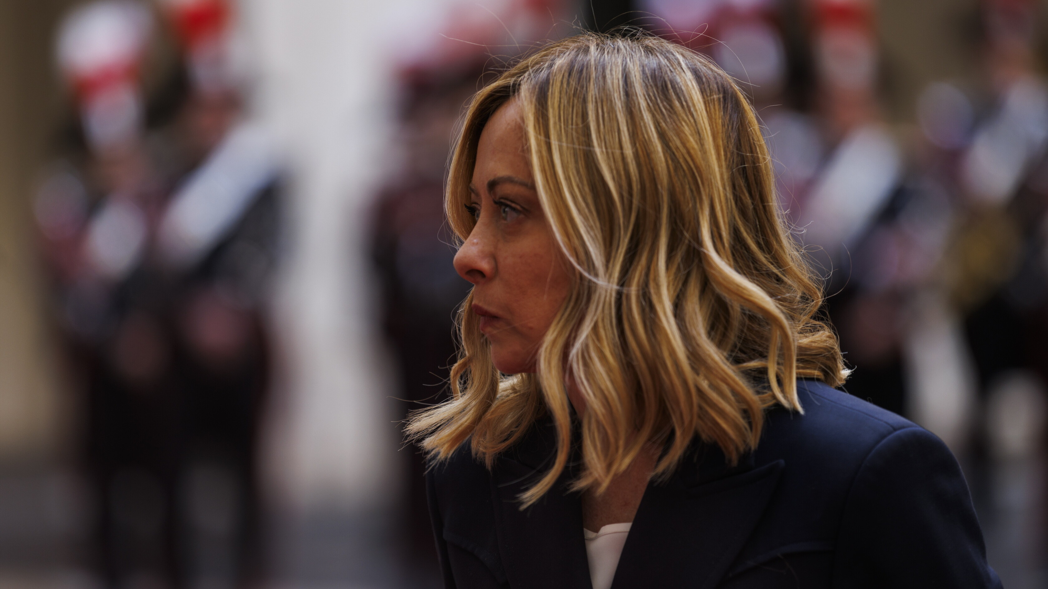 Meloni: "A gennaio 100 euro ai dipendenti con redditi fino a 28mila euro"