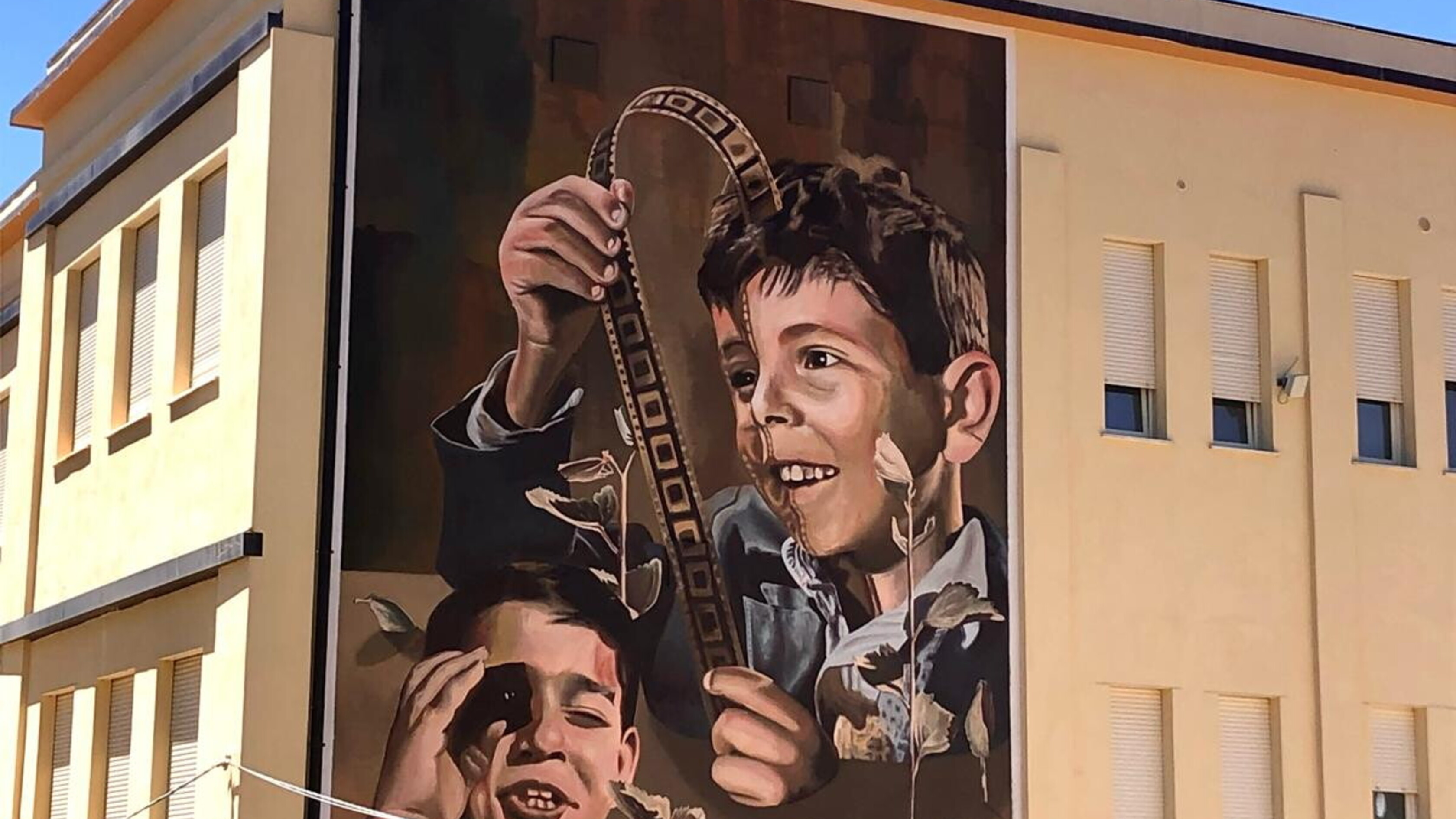 Il cinema torna in Sicilia... sui muri delle case