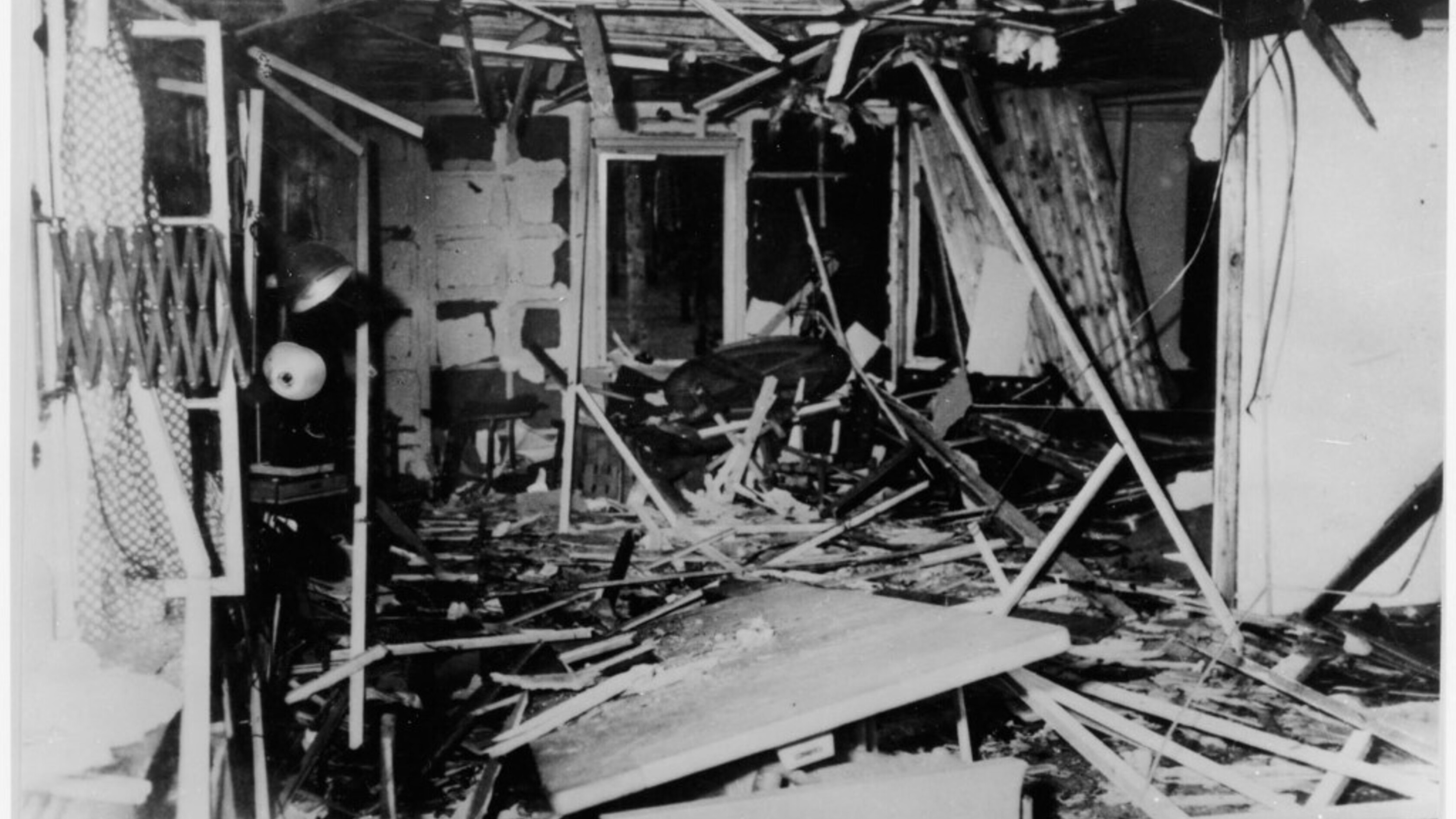 "Mai un 25 luglio come in Italia". La bomba di Stauffenberg smentisce Hitler ma non l'uccide