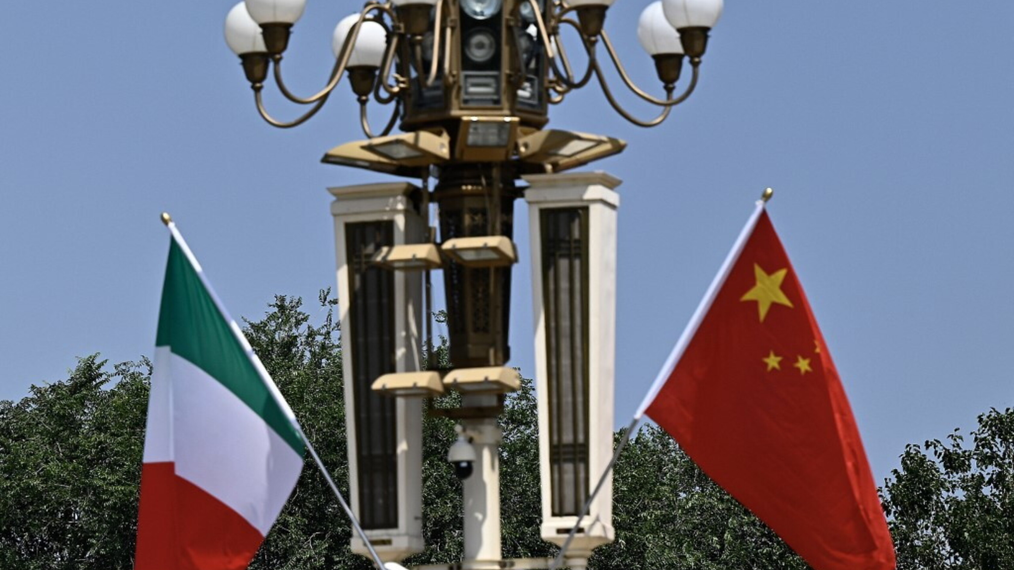 Meloni in Cina per riallacciare il dialogo