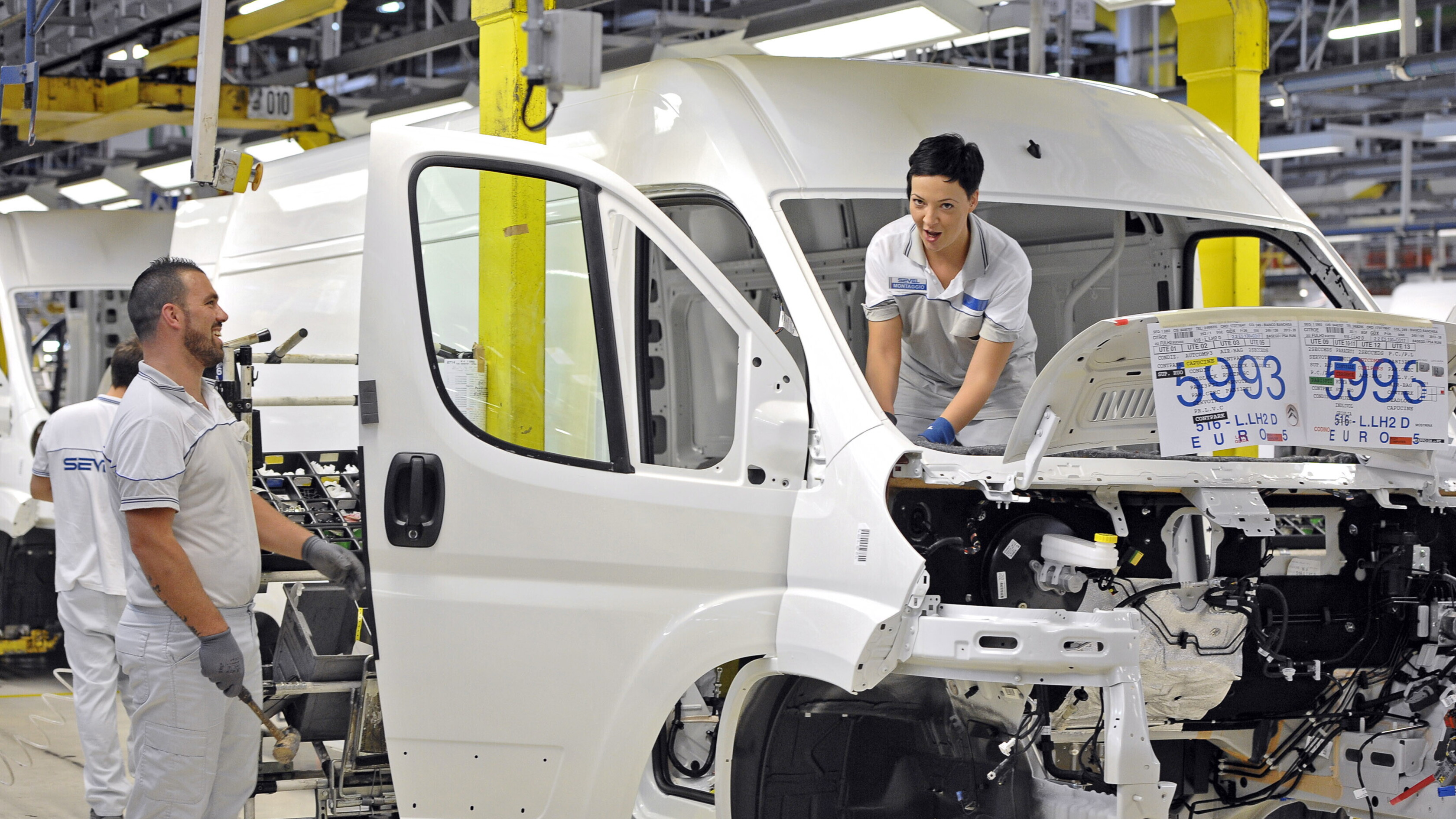 Anfia: a giugno cala del 25% anno la produzione automotive