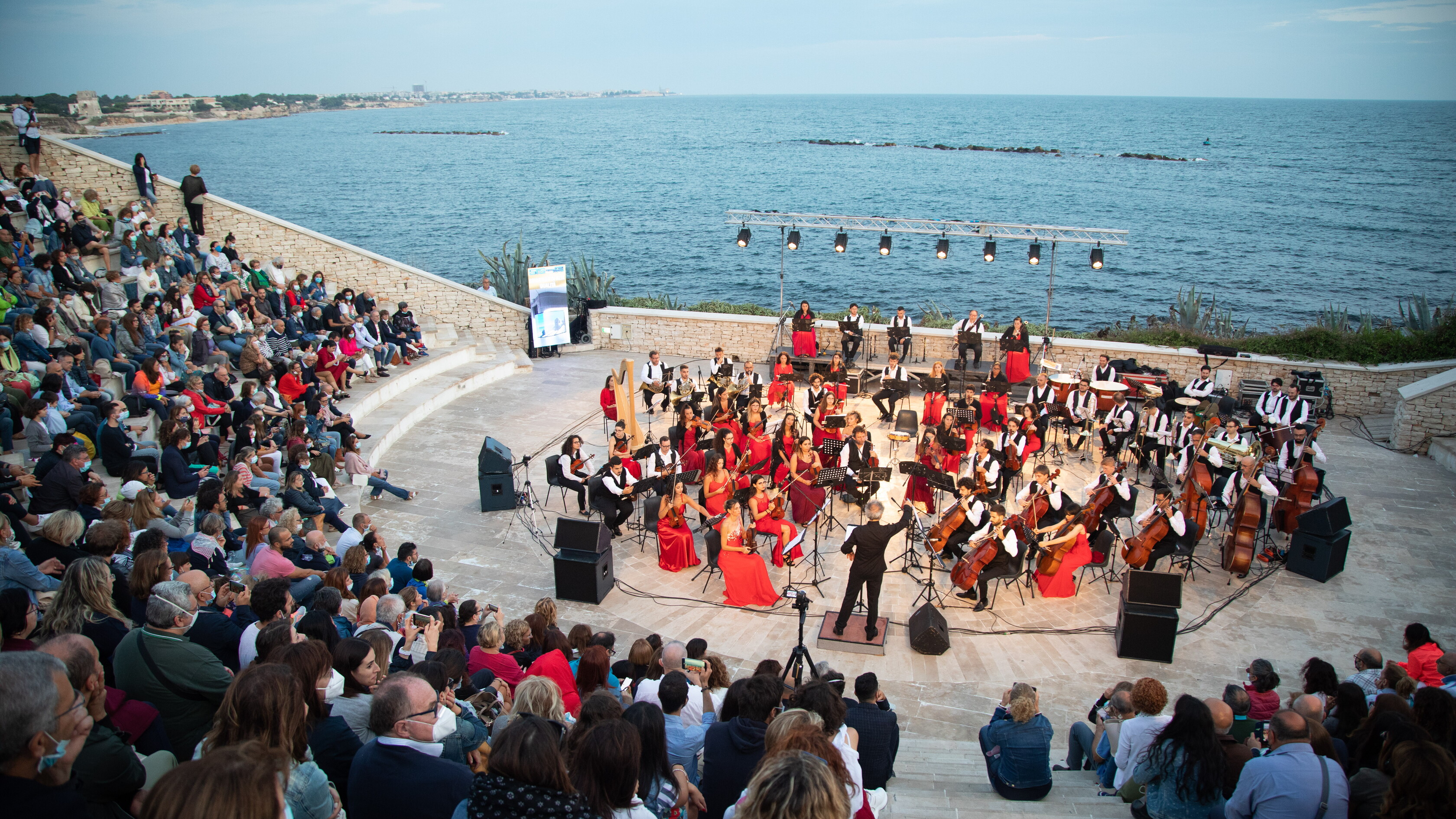 L'Orchestra Filarmonica Pugliese suona per le donne afghane