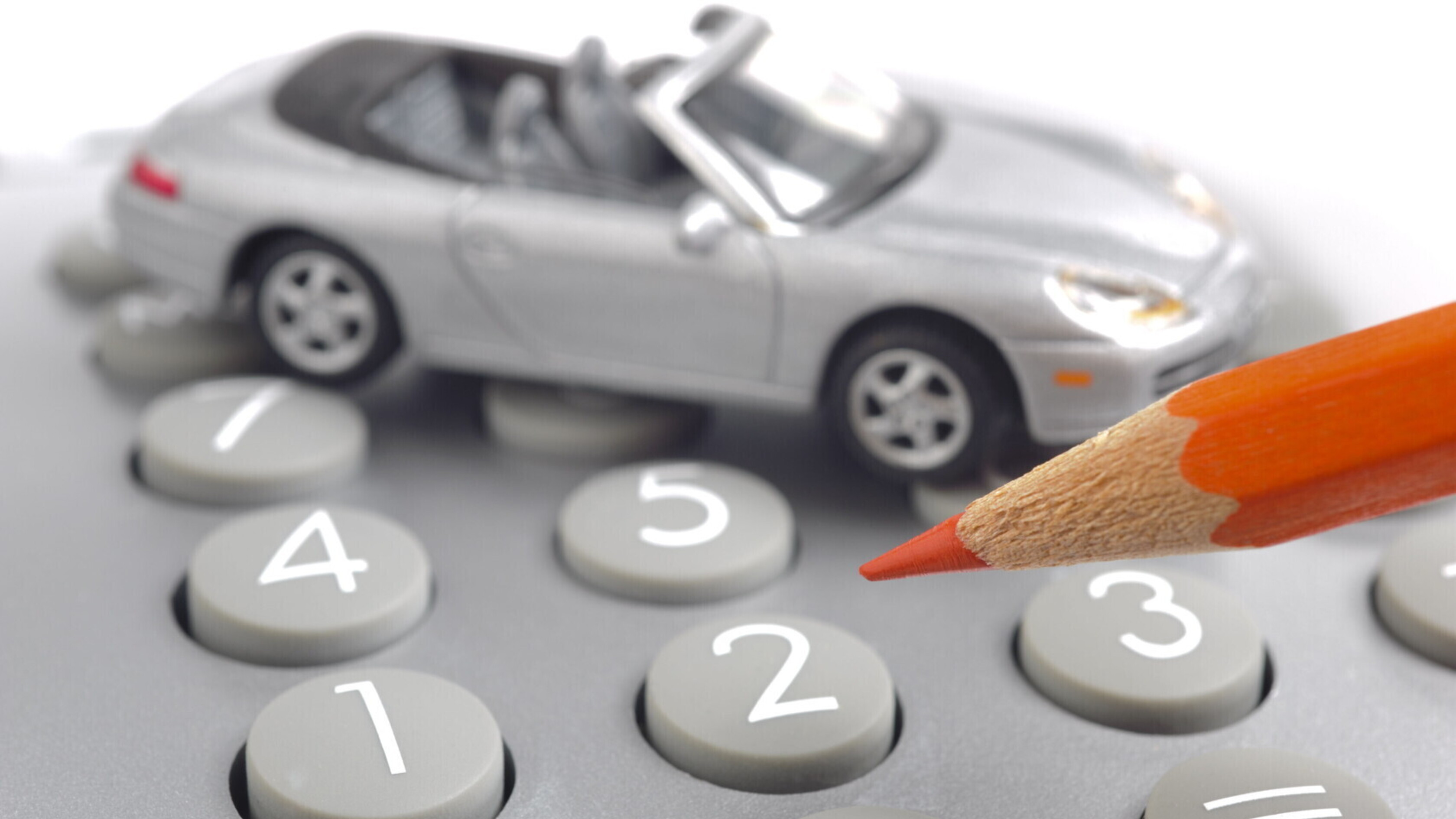 Il prezzo medio dell'Rc auto ai massimi da cinque anni. Protestano i consumatori