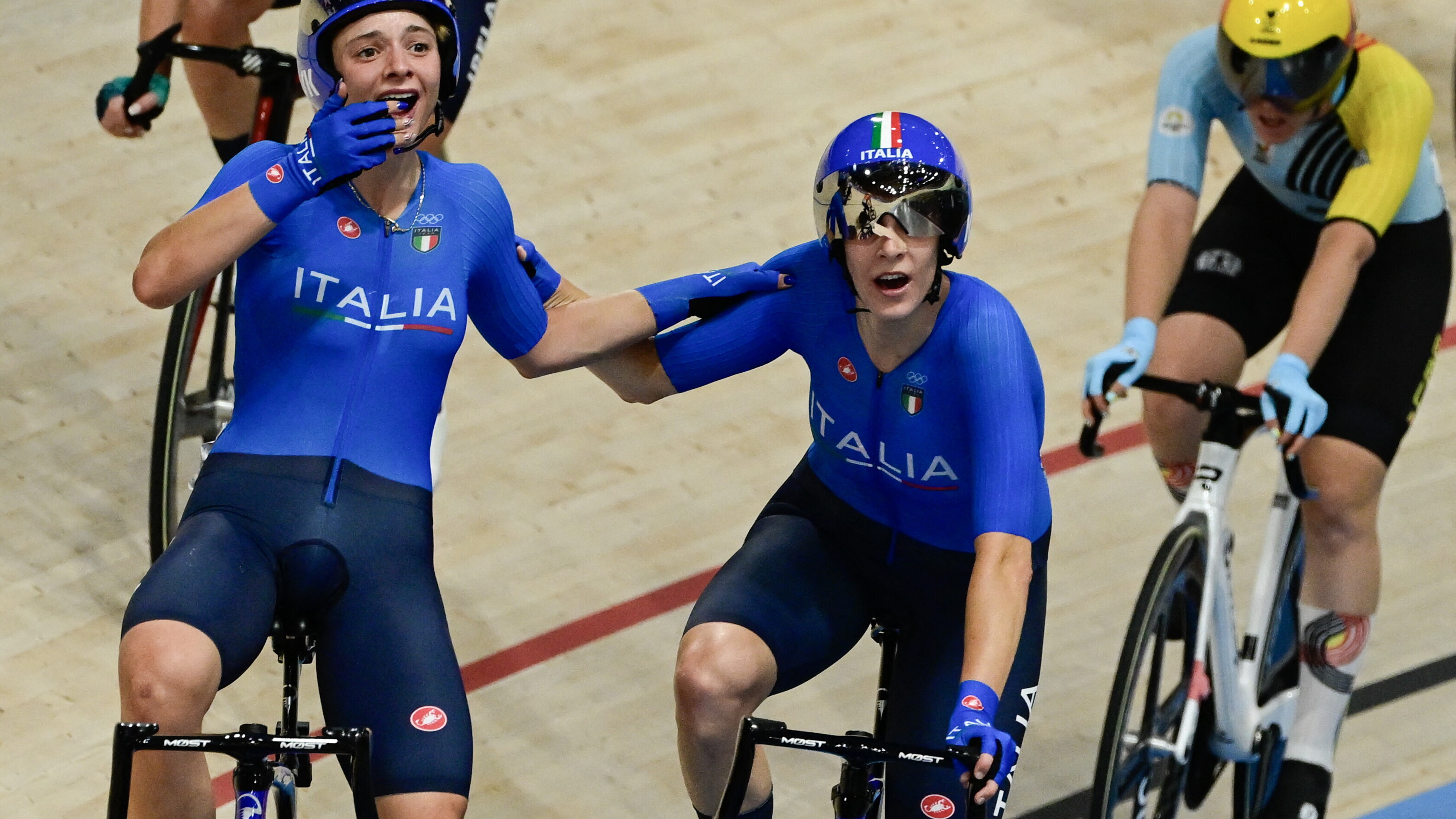 Un altro oro per l'Italia, Consonni e Guazzini trionfano nella Madison donne