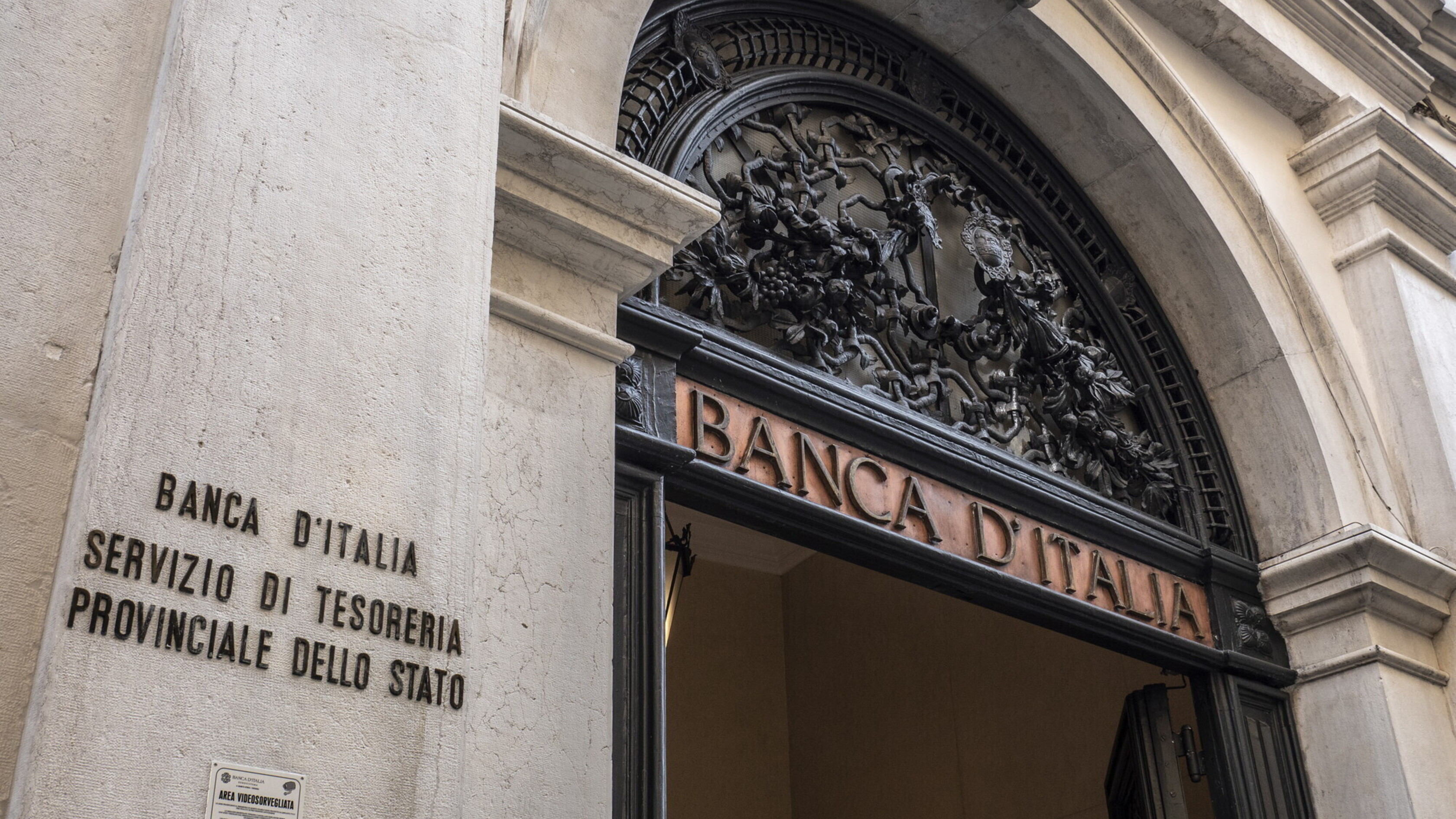Bankitalia: nuovo record a giugno, debito pubblico a 2.948,5 miliardi