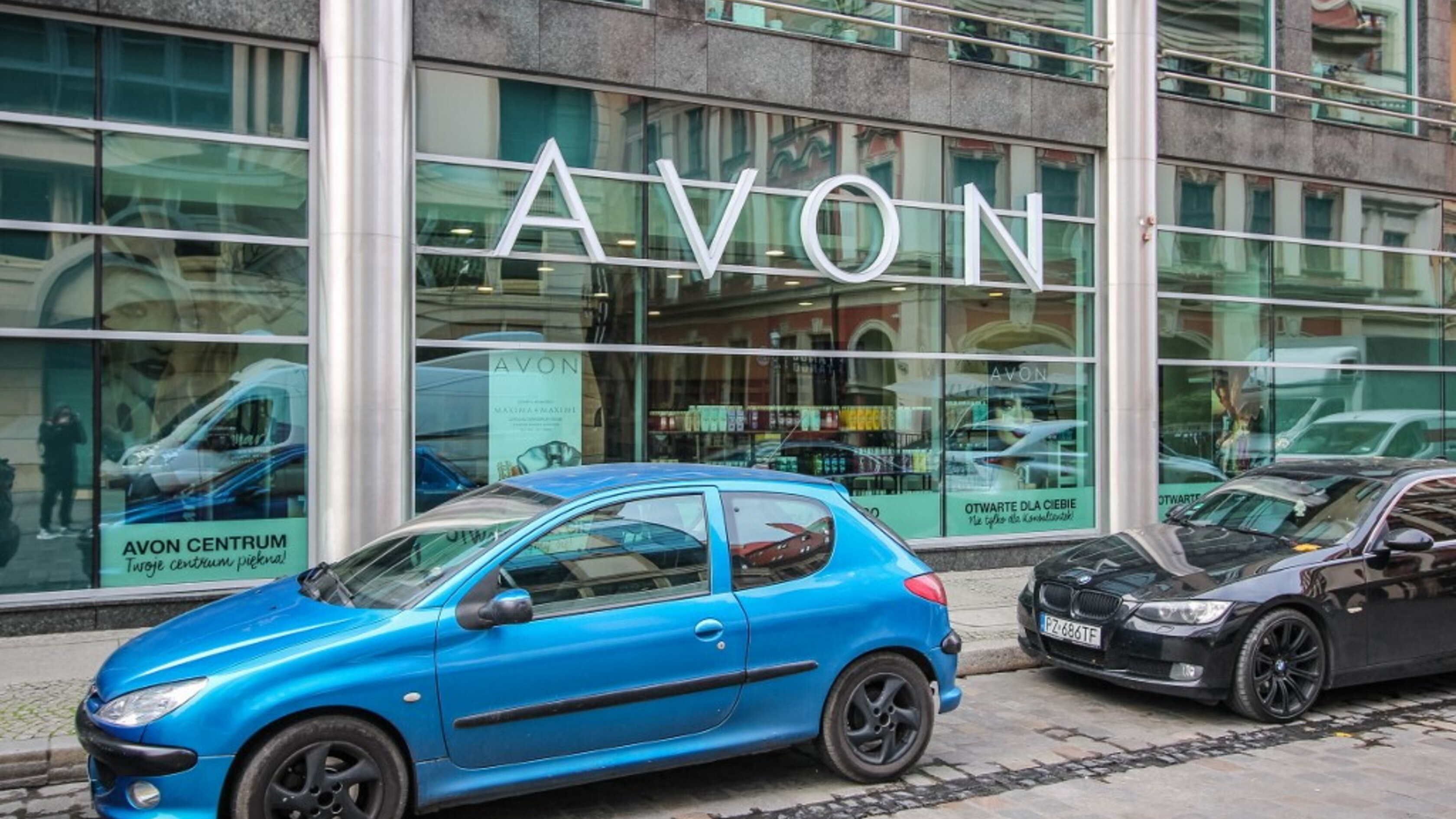 Dopo le accuse del talco cancerogeno, Avon presenta istanza di fallimento