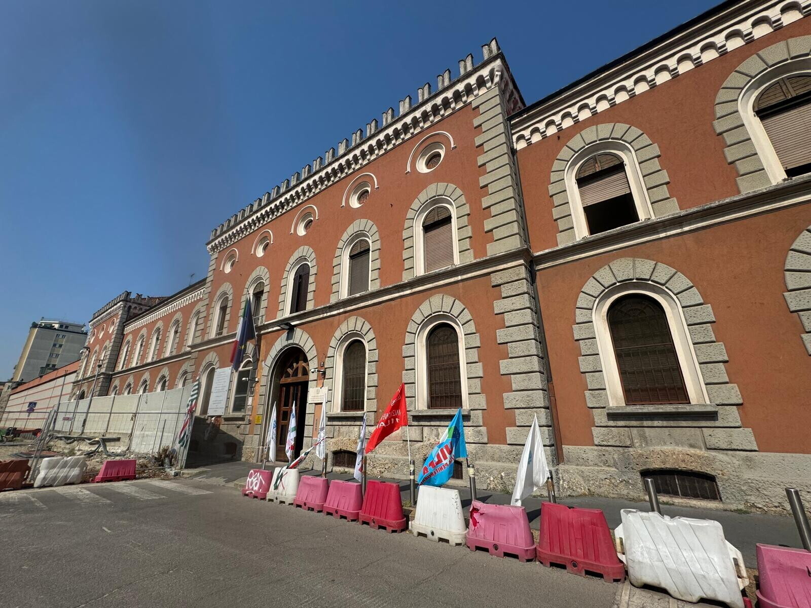 A San Vittore due detenuti morti in 12 ore