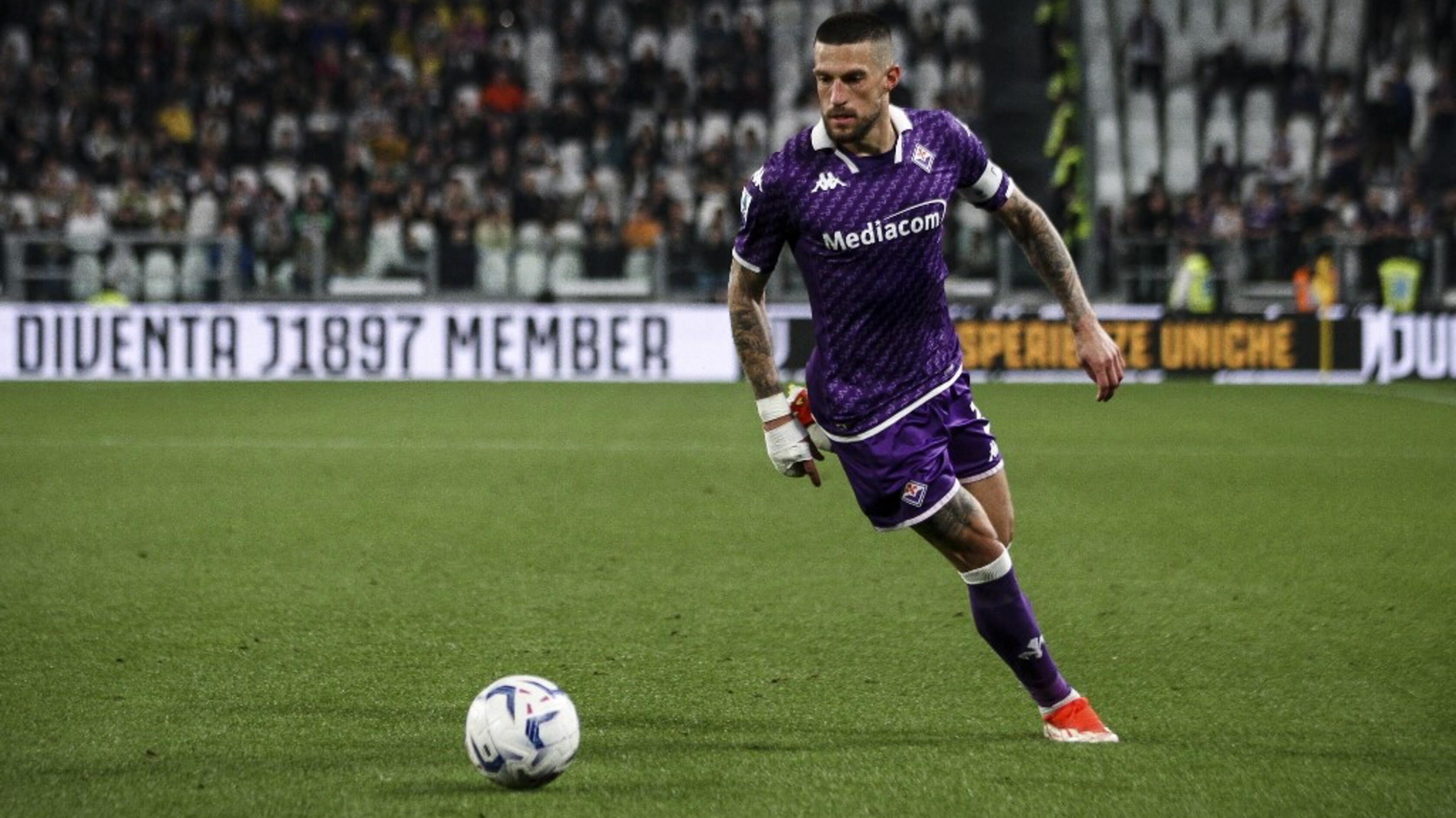 A Man risponde Biraghi, Parma e Fiorentina fanno 1-1