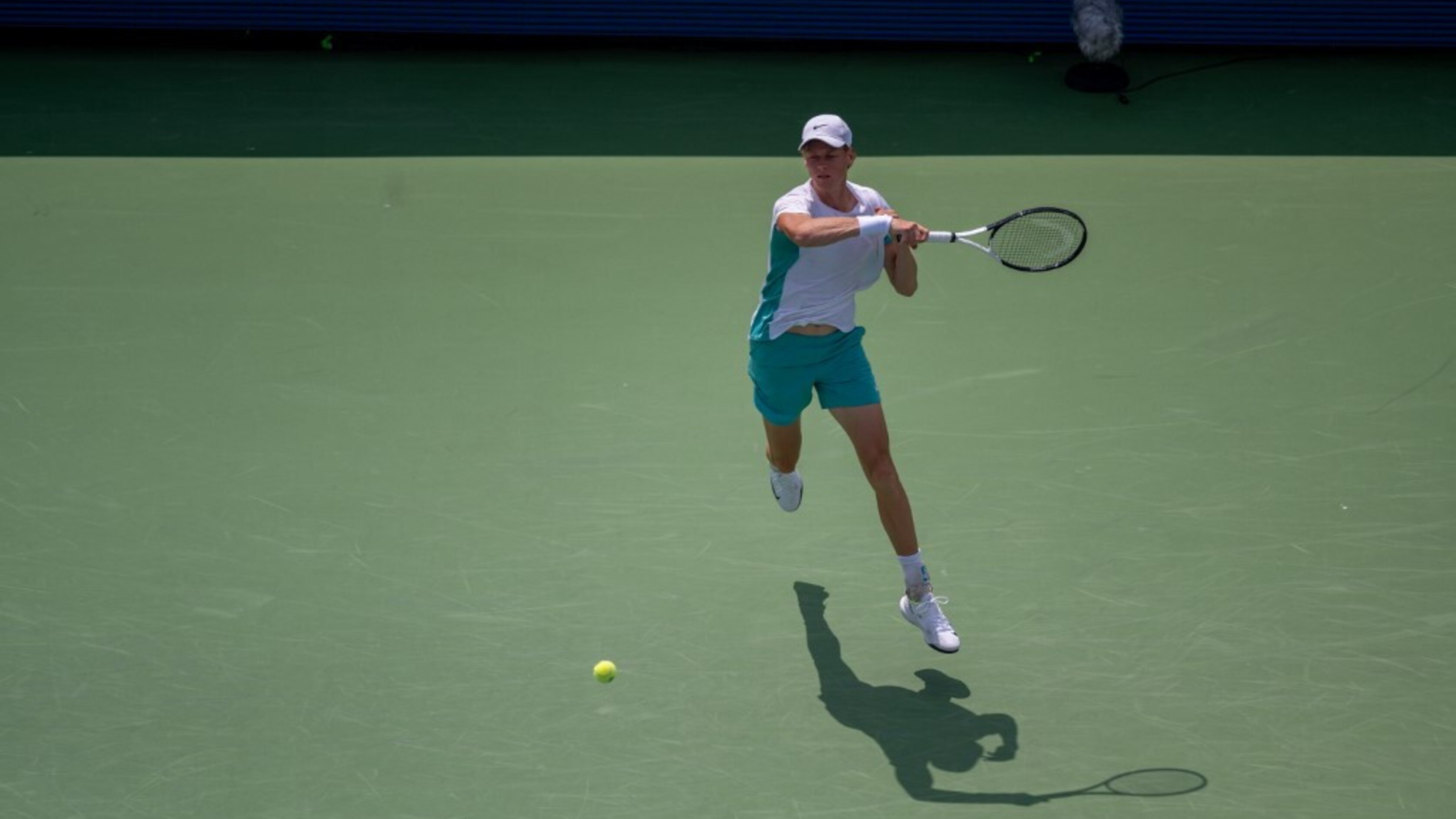 Sinner batte Rublev e il vento di Cincinnati, è in semifinale