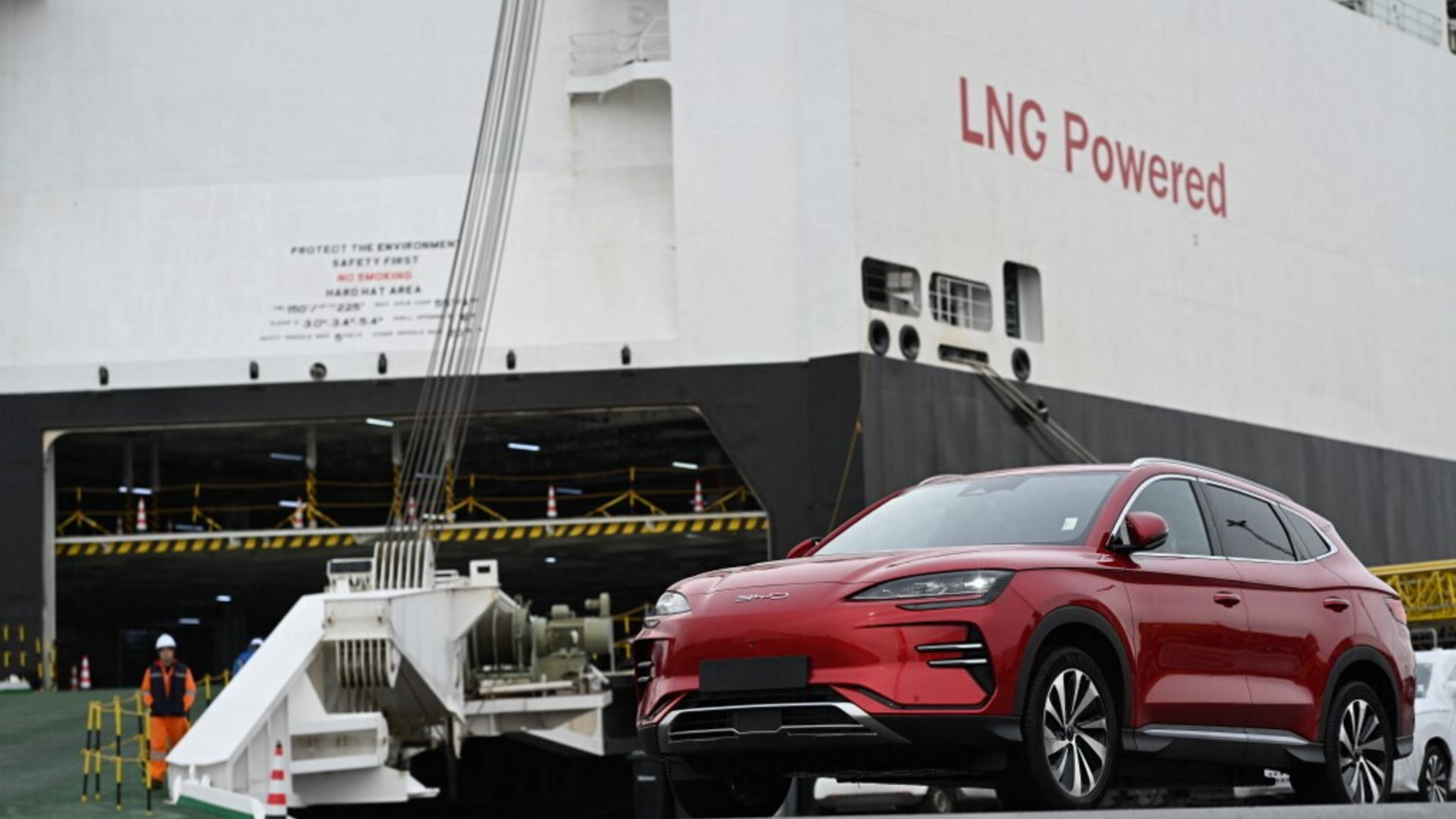 Ue: verso tassazione al 36% per le auto elettriche cinesi