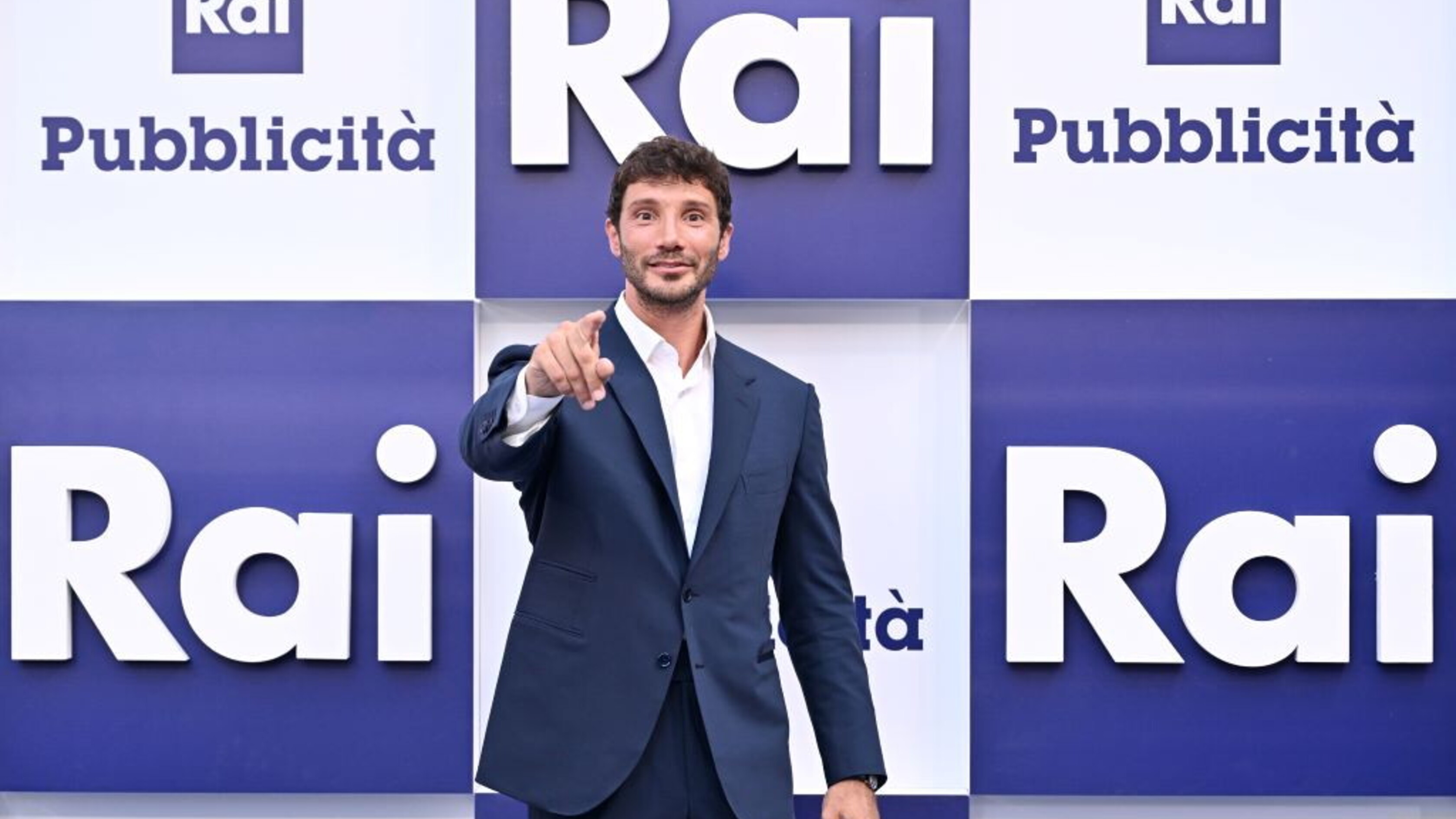 Rai: al via 'Affari tuoi' con De Martino, "grande entusiasmo"