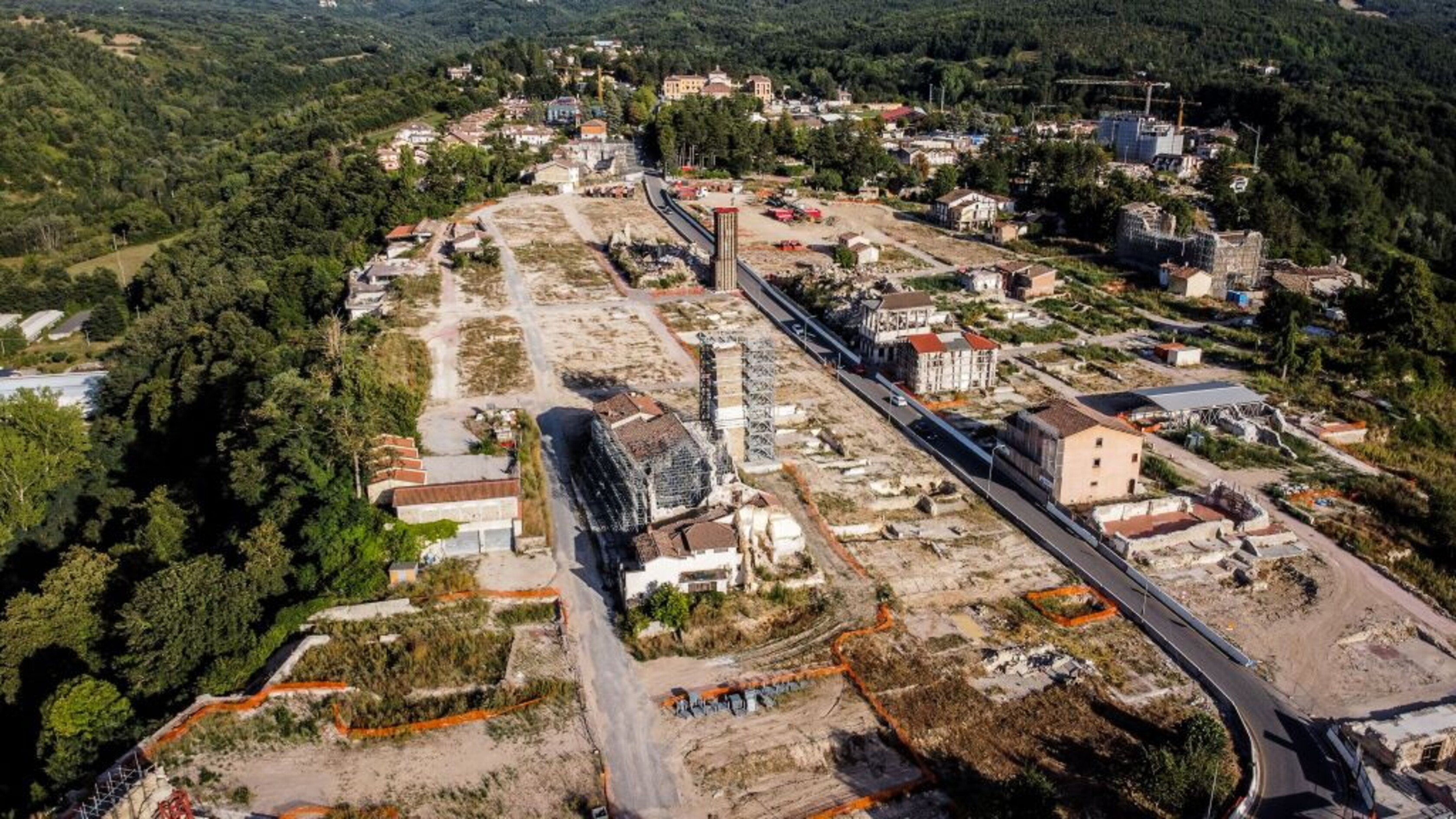 Meloni incontra il sindaco di Amatrice "la rinascita post sisma è una priorità"
