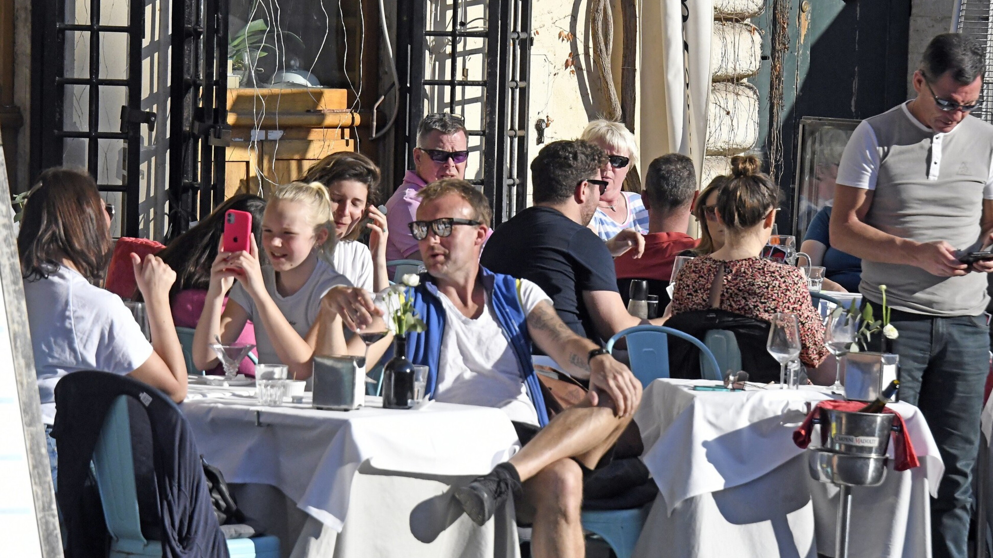 Estate salata per chi è andato in ferie: rincari su hotel e ristoranti