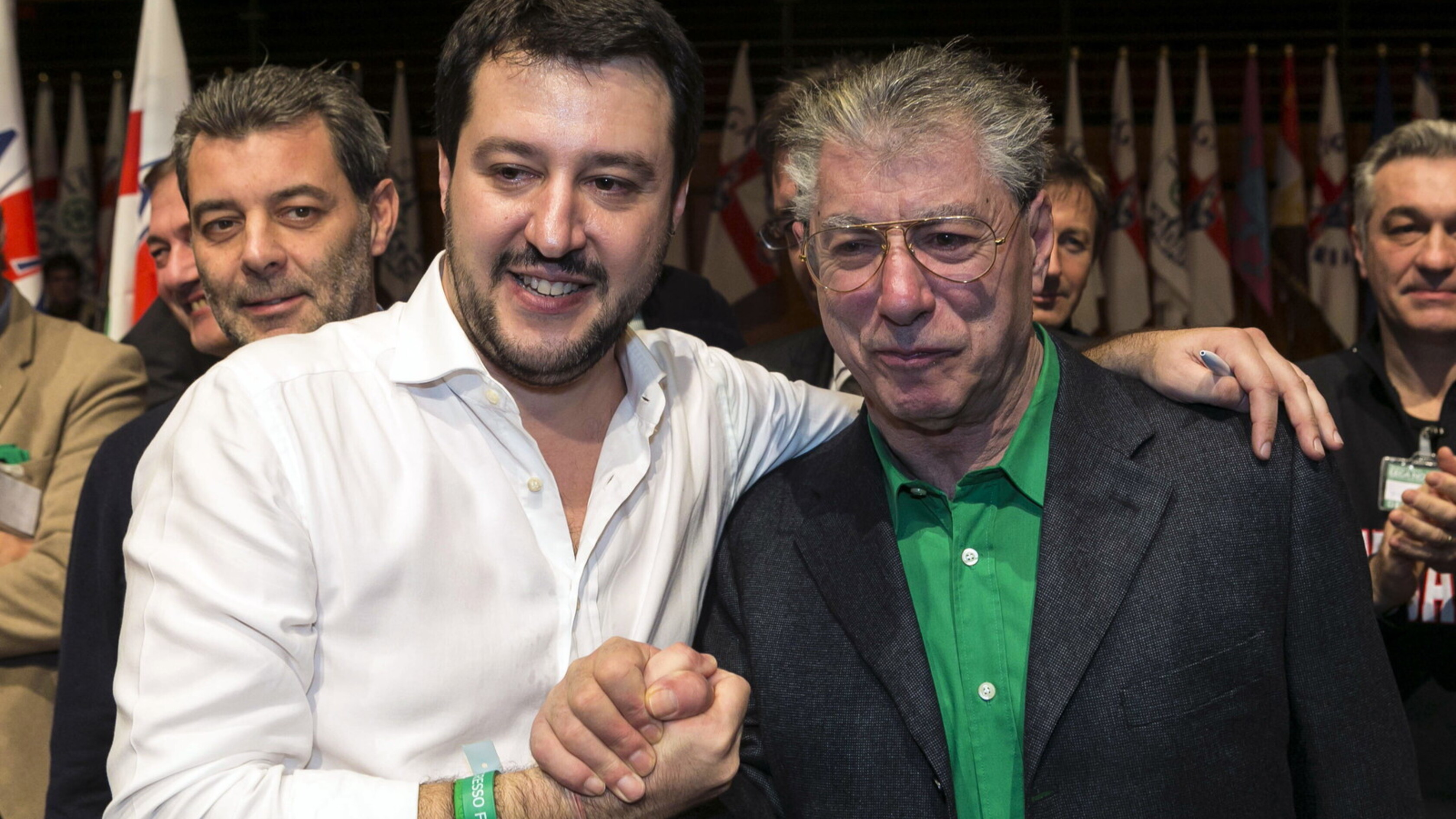 Rumors sulla morte di Bossi. Il figlio: "Papà sta bene e sostiene autonomia"