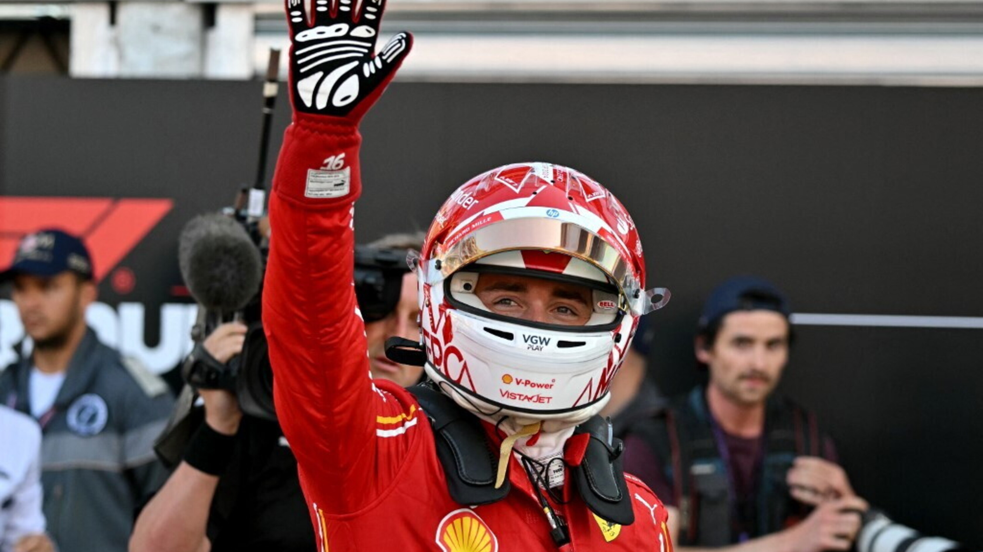 Impresa a Monza, trionfa la Ferrari di Leclerc