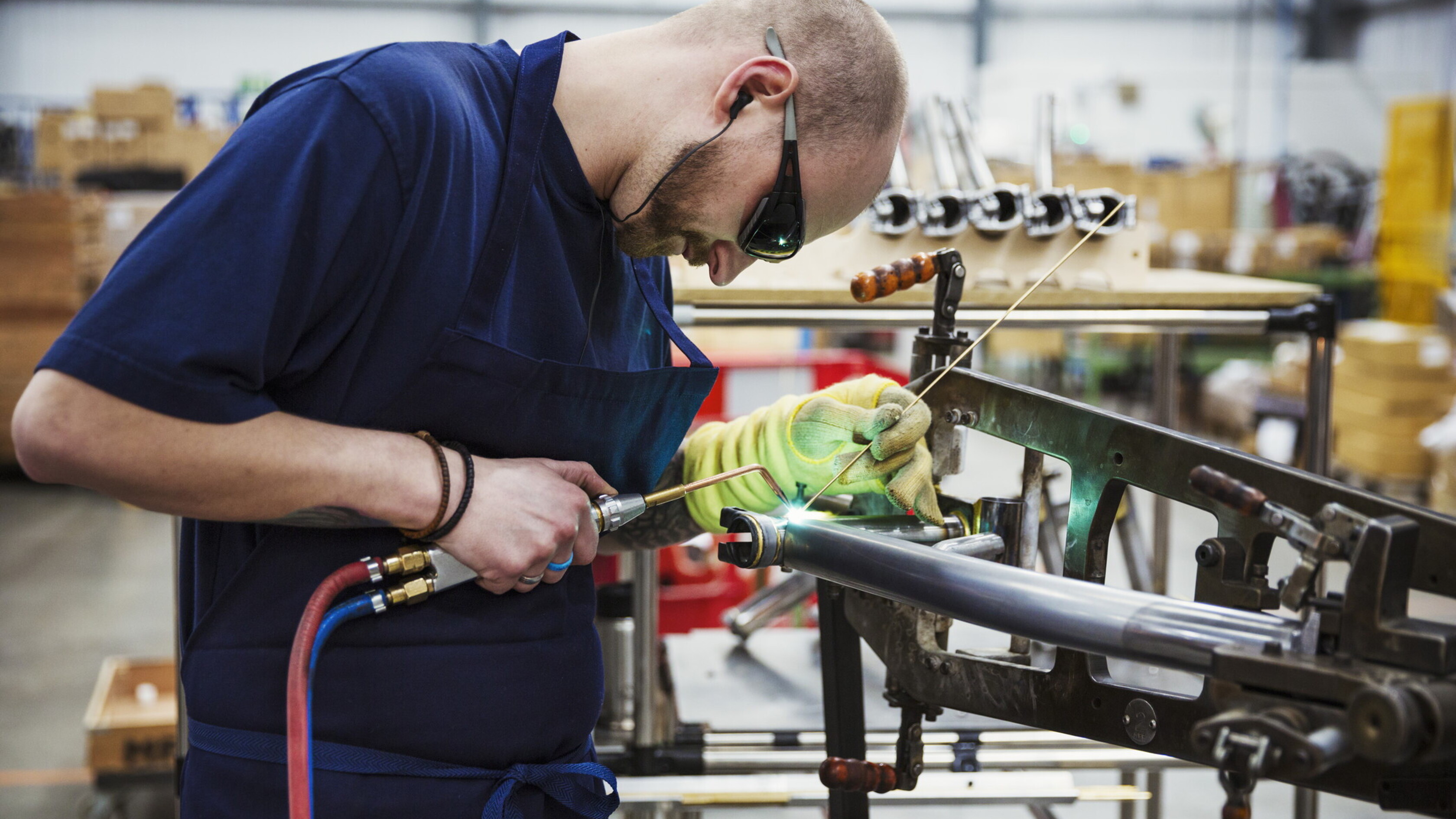 Italia: Pmi manifatturiero di agosto sale oltre attese a 49,4