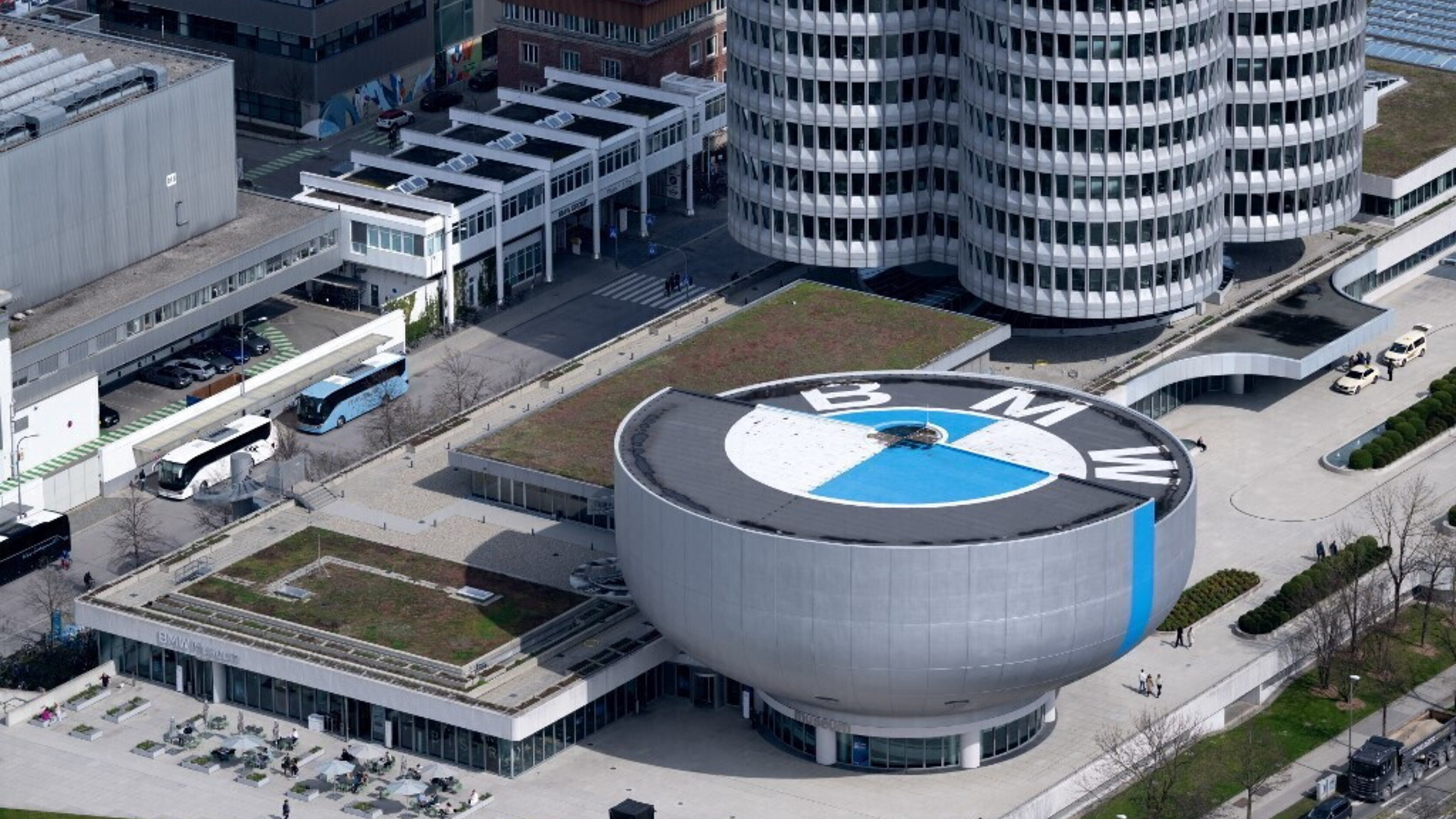 Tonfo in borsa per BMW, -11% a Francoforte