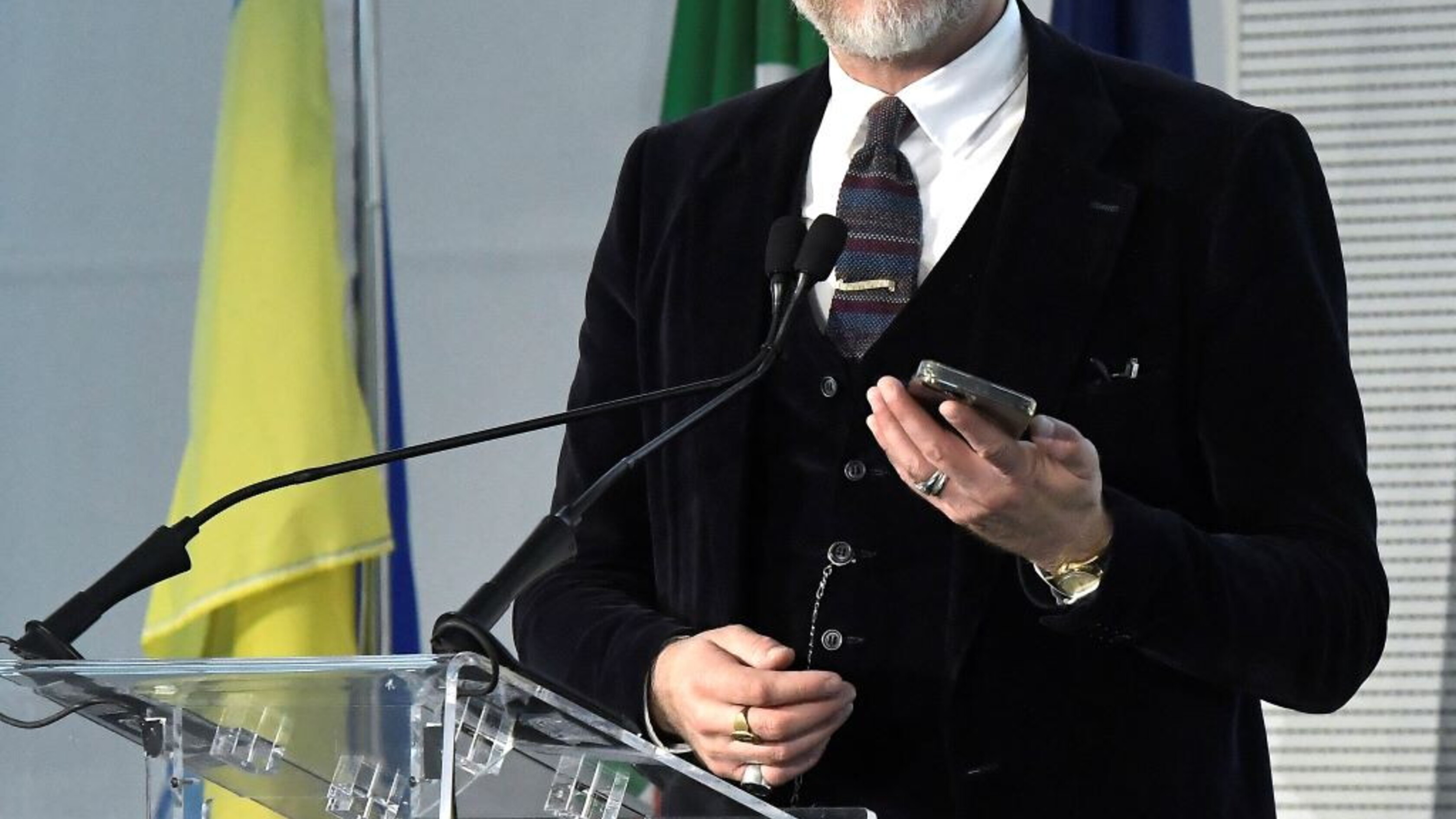 Giuli, rivedrò le nomine di Sangiuliano per la commissione film