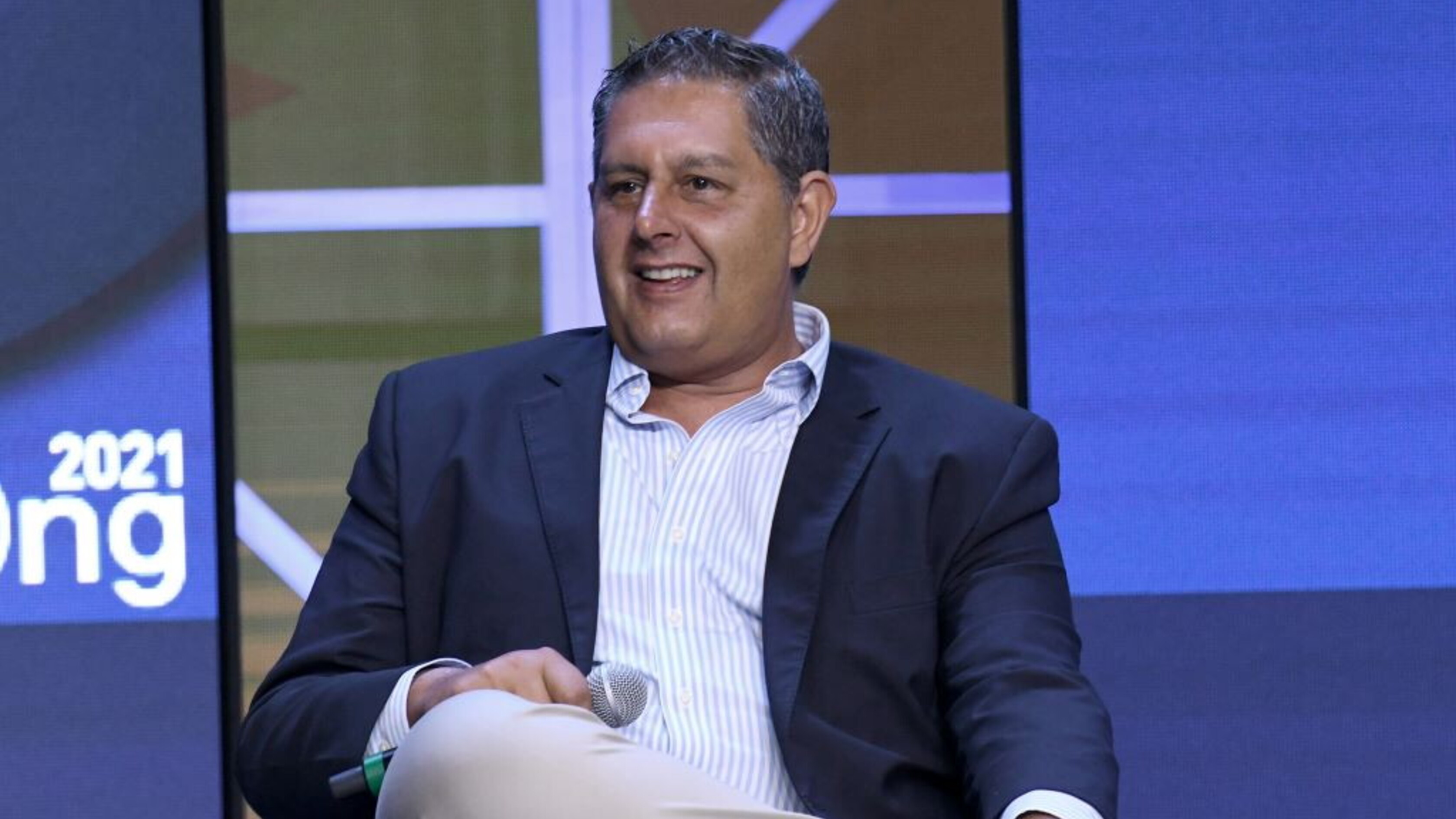 Toti: "il nemico della politica non è la magistratura ma la politica stessa"