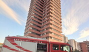 Incendio in un palazzo di 21 piani a Milano, allarme rientrato