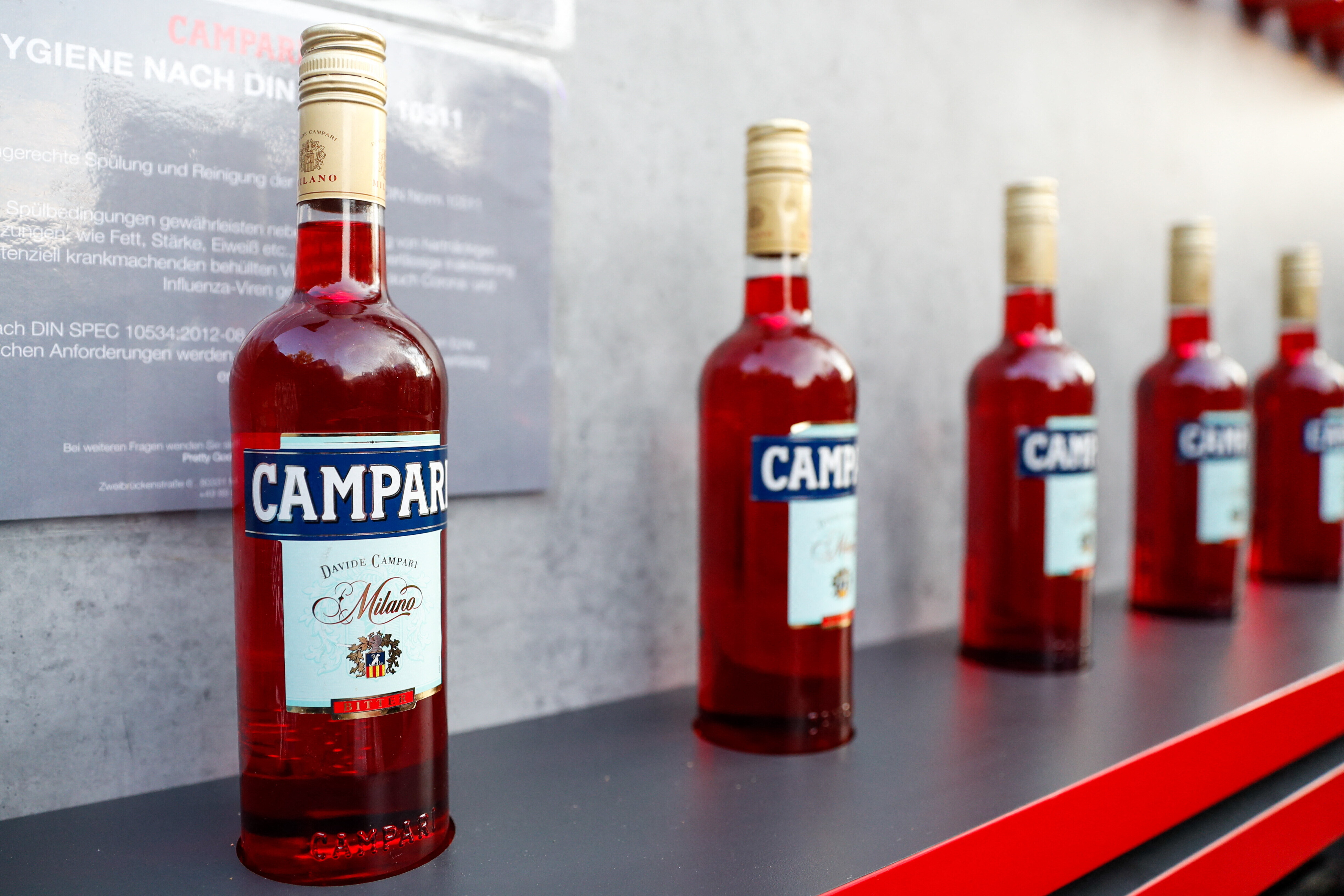 La Guardia di Finanza sequestra oltre 1,2 miliardi alla holding del gruppo Campari. Lagfin...