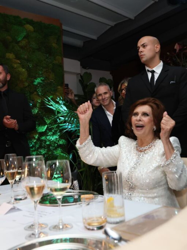 Sophia Loren, la festa dei 90 anni a Palazzo Naiadi che le dedica una suite