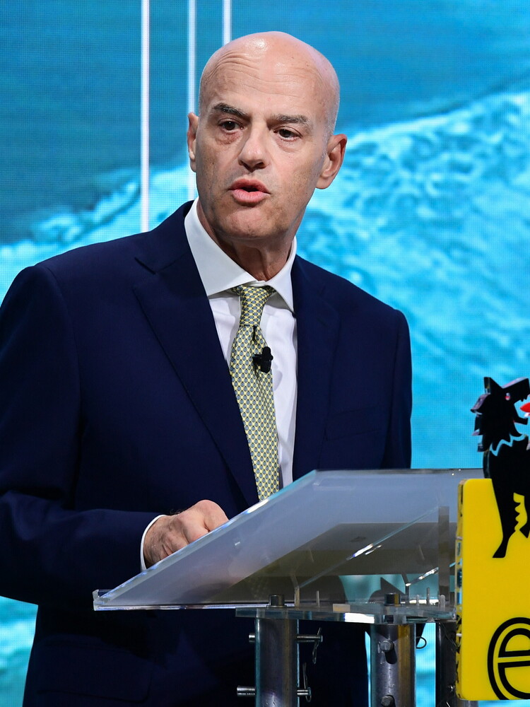 Eni: via libera dal governo Gb all'assegnazione dei fondi per il trasporto e stoccaggio di CO2 