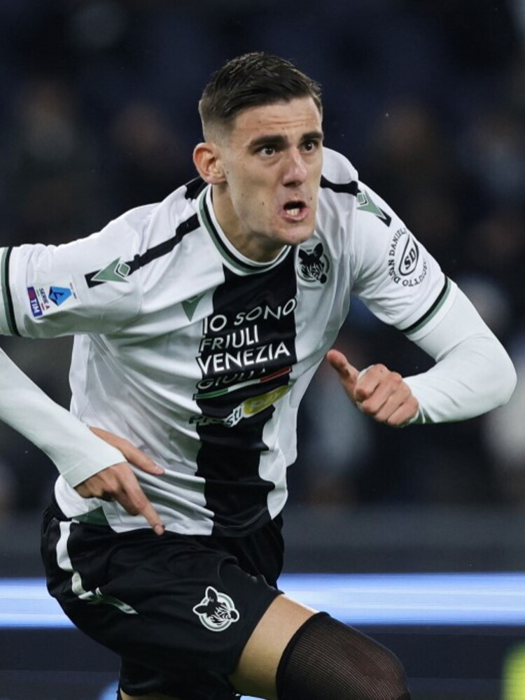Al via il raduno della Nazionale a Coverciano. Da valutare le condizioni di Kean, convocato Lucca