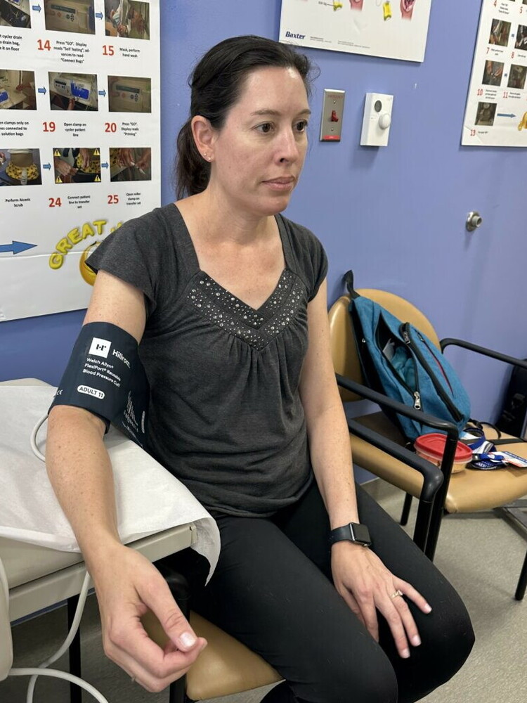 Perchè la pressione sanguigna va misurata con il braccio posato sulla scrivania