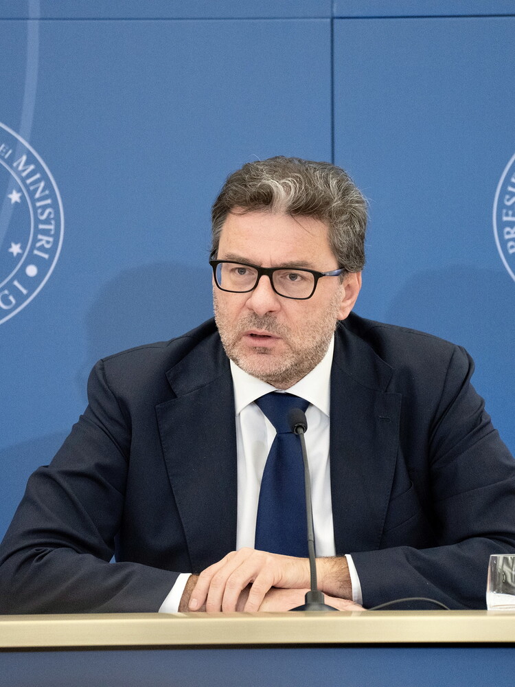 Ok del Cdm alla manovra. Giorgetti "Prosegue approccio serio e responsabile"
