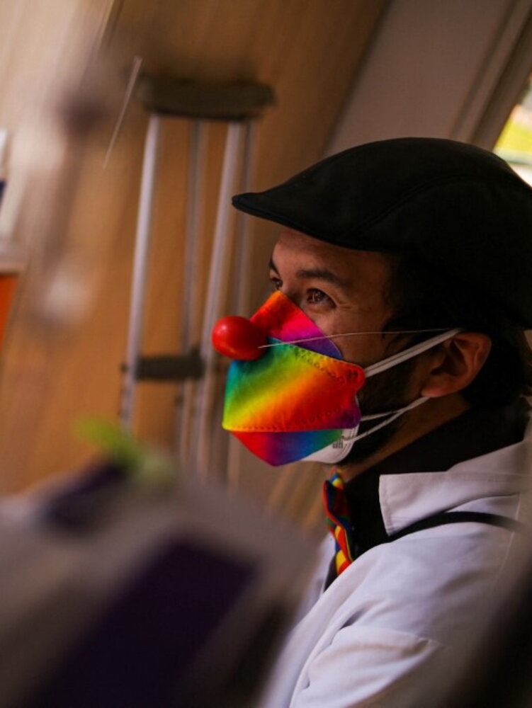 Un cortometraggio spiega la clownterapia e perché fa bene