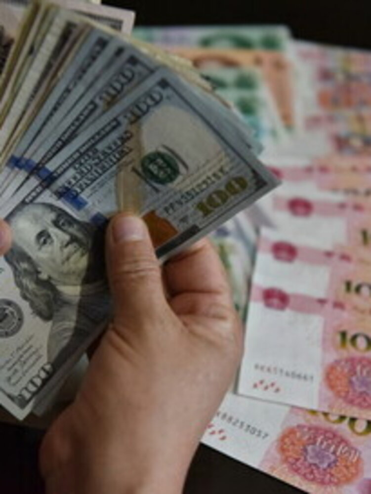 La Russia punta a indebolire il dollaro