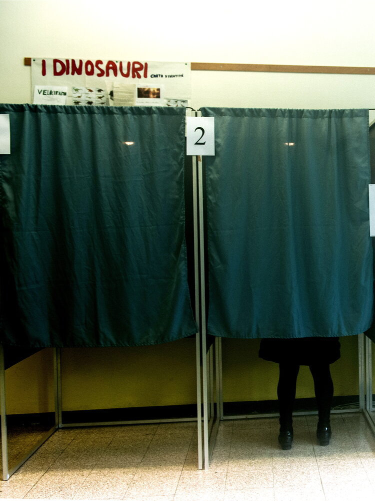 Liguria - A metà scrutinio, lieve vantaggio di Orlando su Bucci